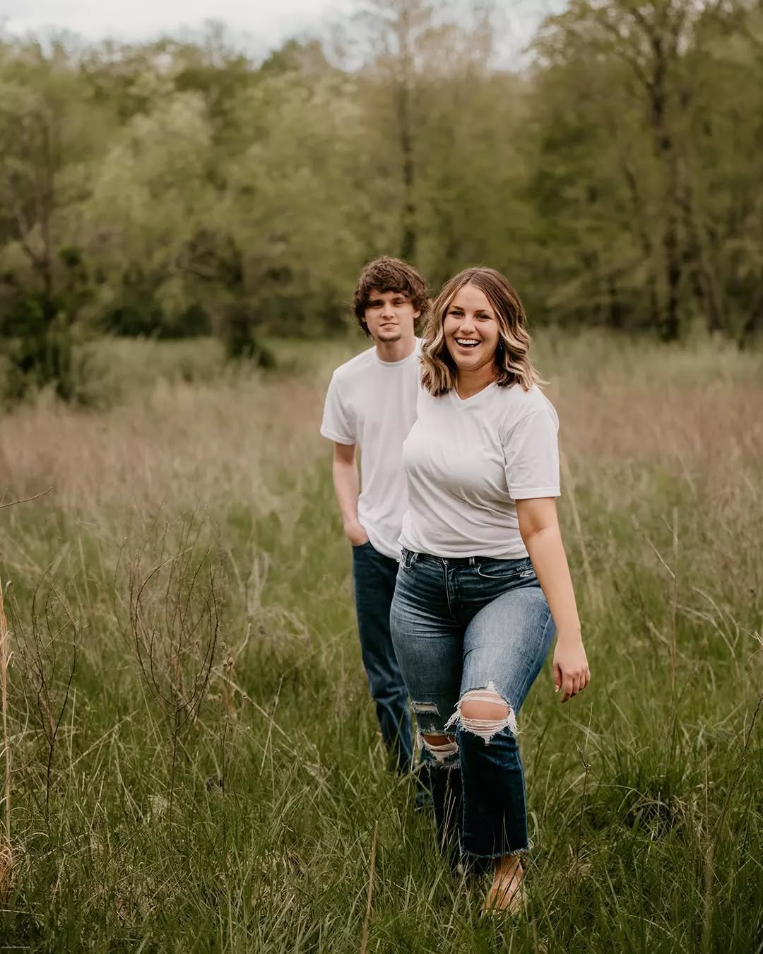 #estherbloomphoto #midwestphotographer #adventurephotographer #portraits #couplegoals #makemomements #southernillinoisphotographer