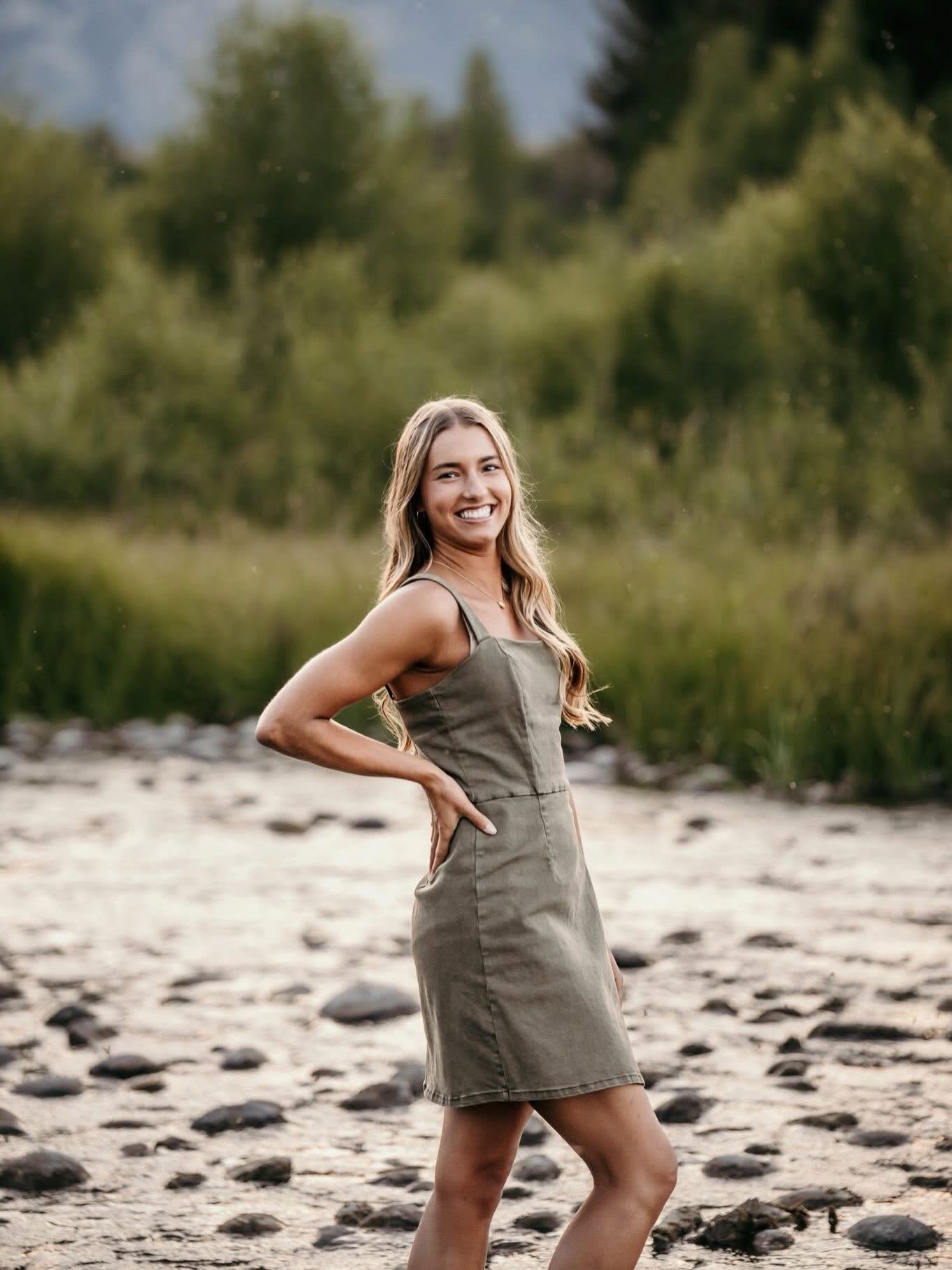 Happy 19th to our beautiful &amp; sassy Ayva. I love you so much &amp; so glad we got to see you today. I will always see you as that sweet sweet girl who stole my heart on slide 3. 😭😭😭