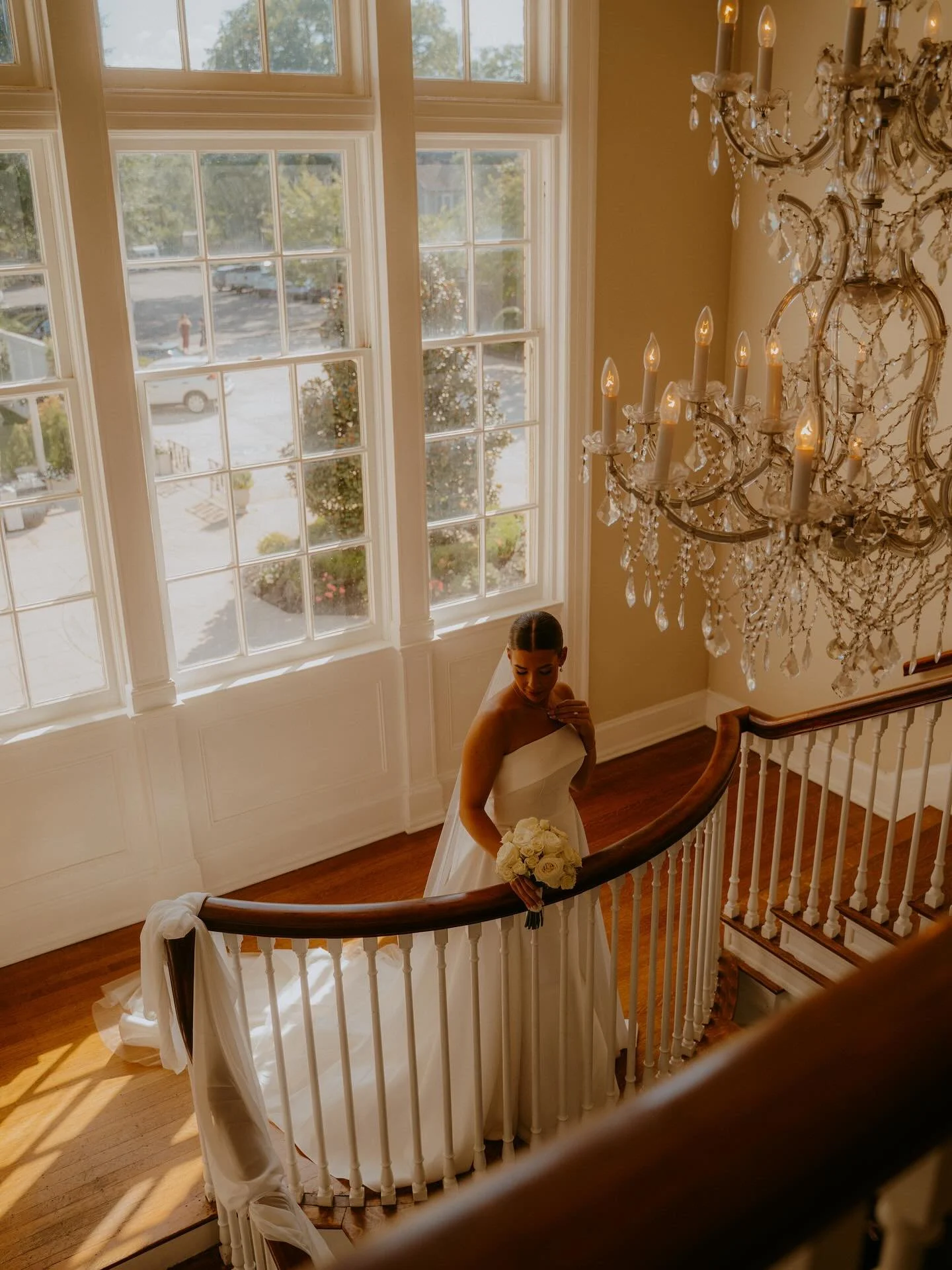 a moment for the bride 🤍