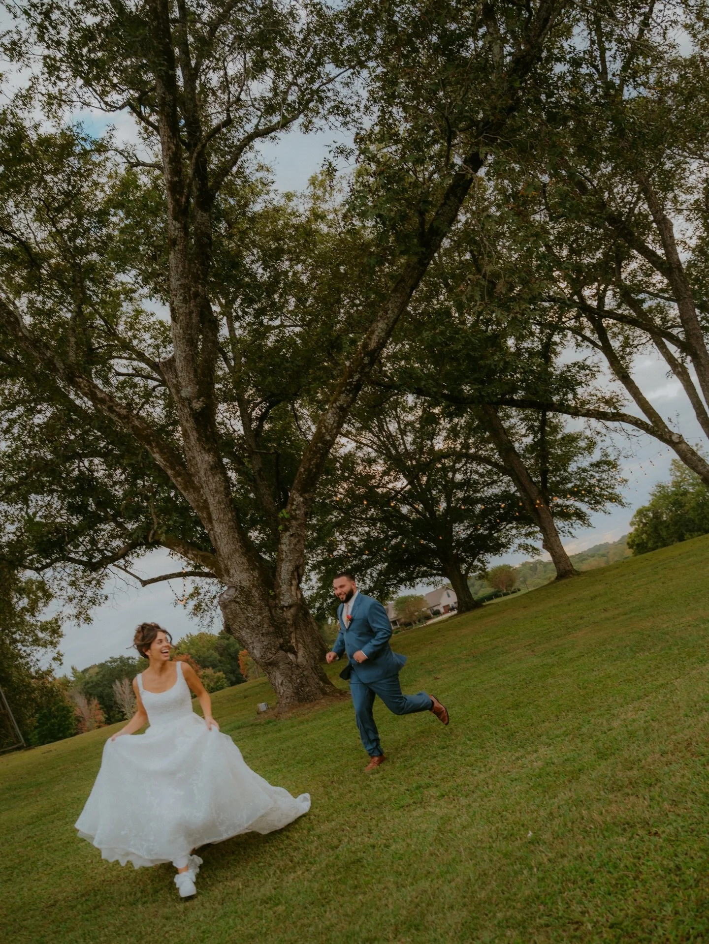 Mr + Mrs Gibbens ✨ if I could go back and relive this day 1000 times, I would! Adore these two and the love they have for each other 🤍

Anddd while we&rsquo;ve got you, keep an eye out next Friday for some funnn news we have for ya, Fipps Fam 🤍 hap