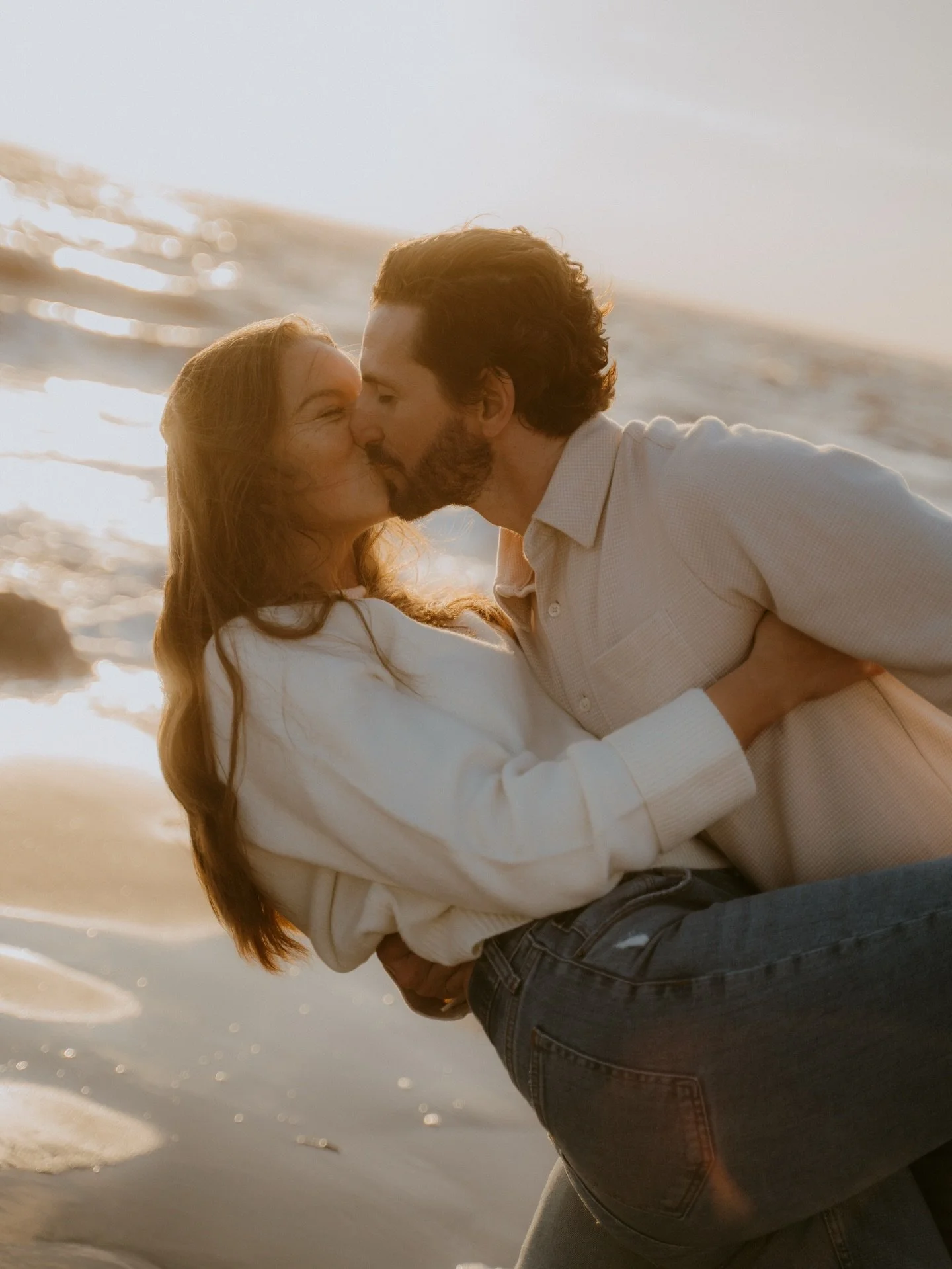 dreaming of this sweaty sunrise on the beach with these two as opposed to these rainy gray days we&rsquo;ve been having 😵&zwj;💫 sooo ready for warmer days! hopefully we&rsquo;ve got something to warm ya heart with our big announcement on Friday! An