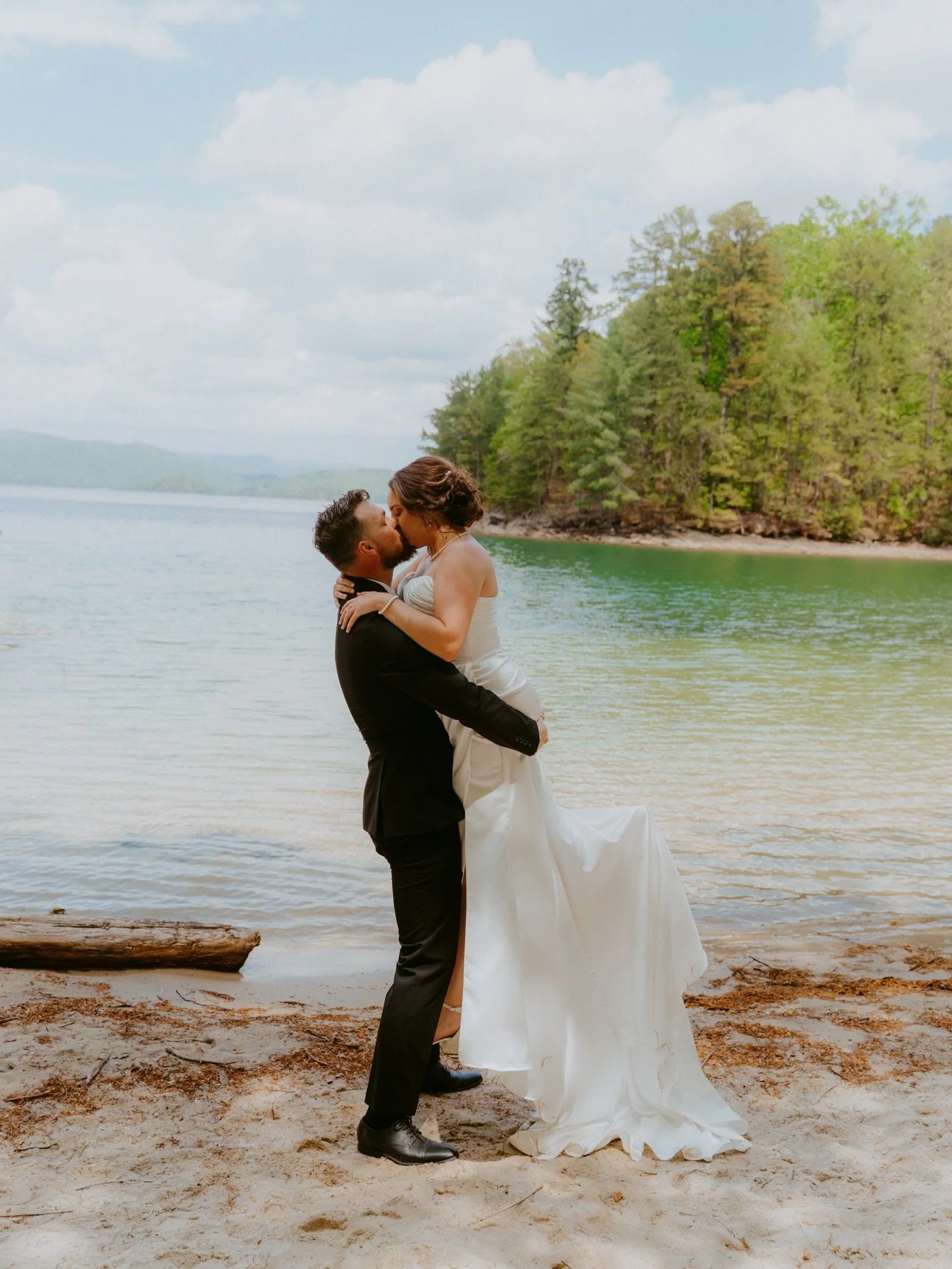 lakeside lovers 🛶 grateful for the opportunity to capture this precious elopement at Lake Jocassee 🤍 
.
.
your wedding is precious, no two the same. I&rsquo;d love the opportunity to get to know you, your story and how I can capture it to display y