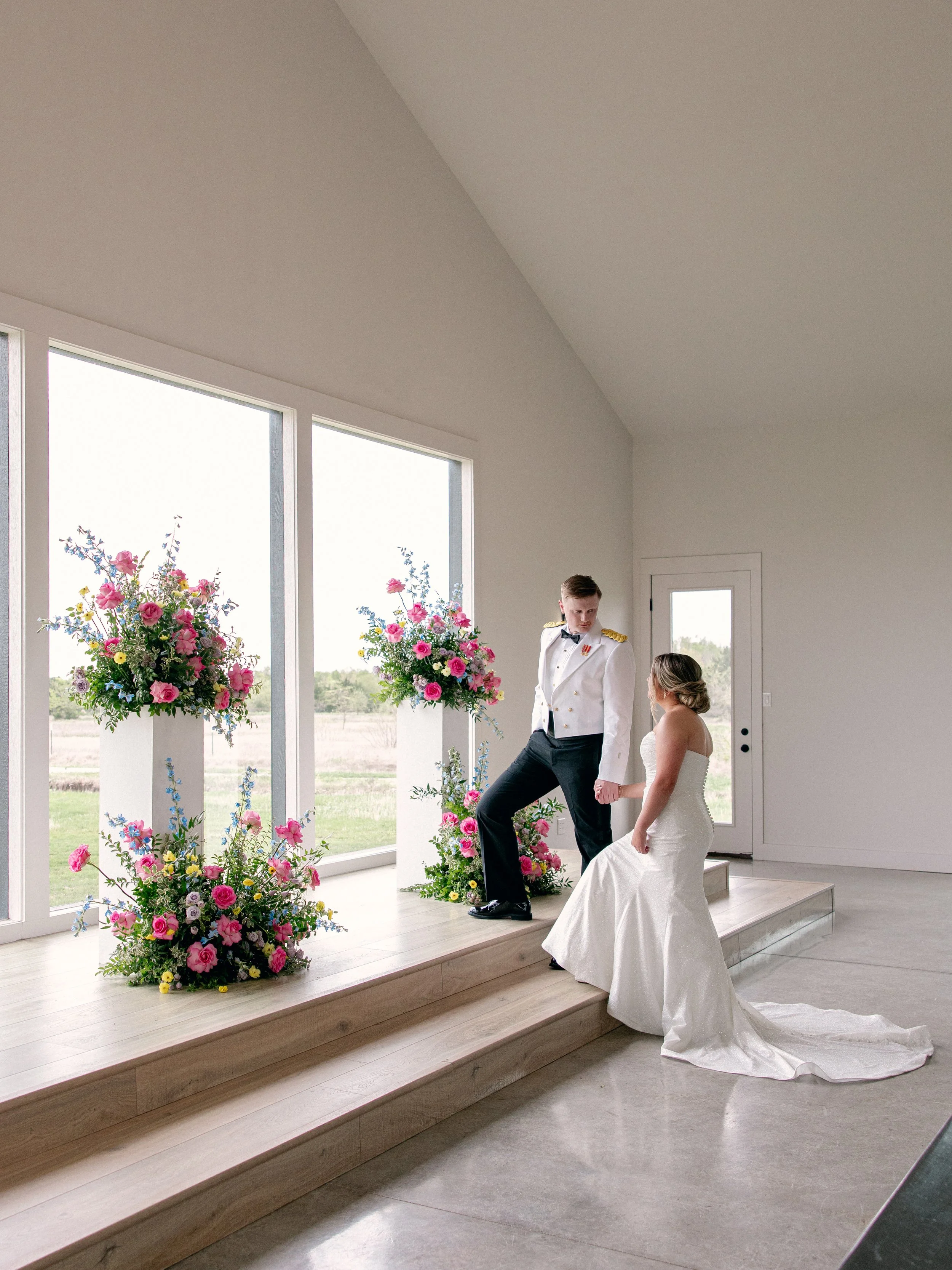 2025-04-05_WebbWeddingSneaks_MollyMurphyPhotography-36-2 3.JPG