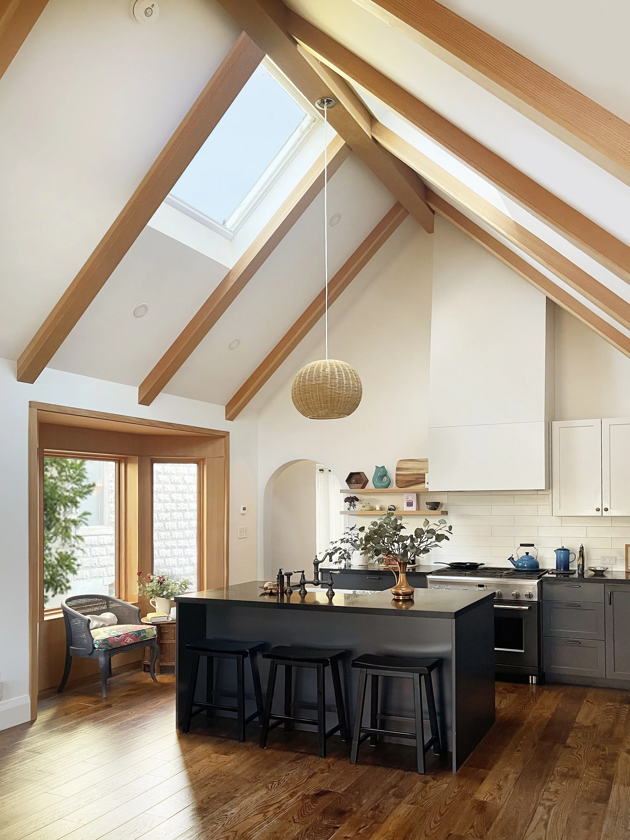 AMROTH ADDITION<br><span style="font-size: 50%;">- A Vaulted Room Toward the Garden -</span>