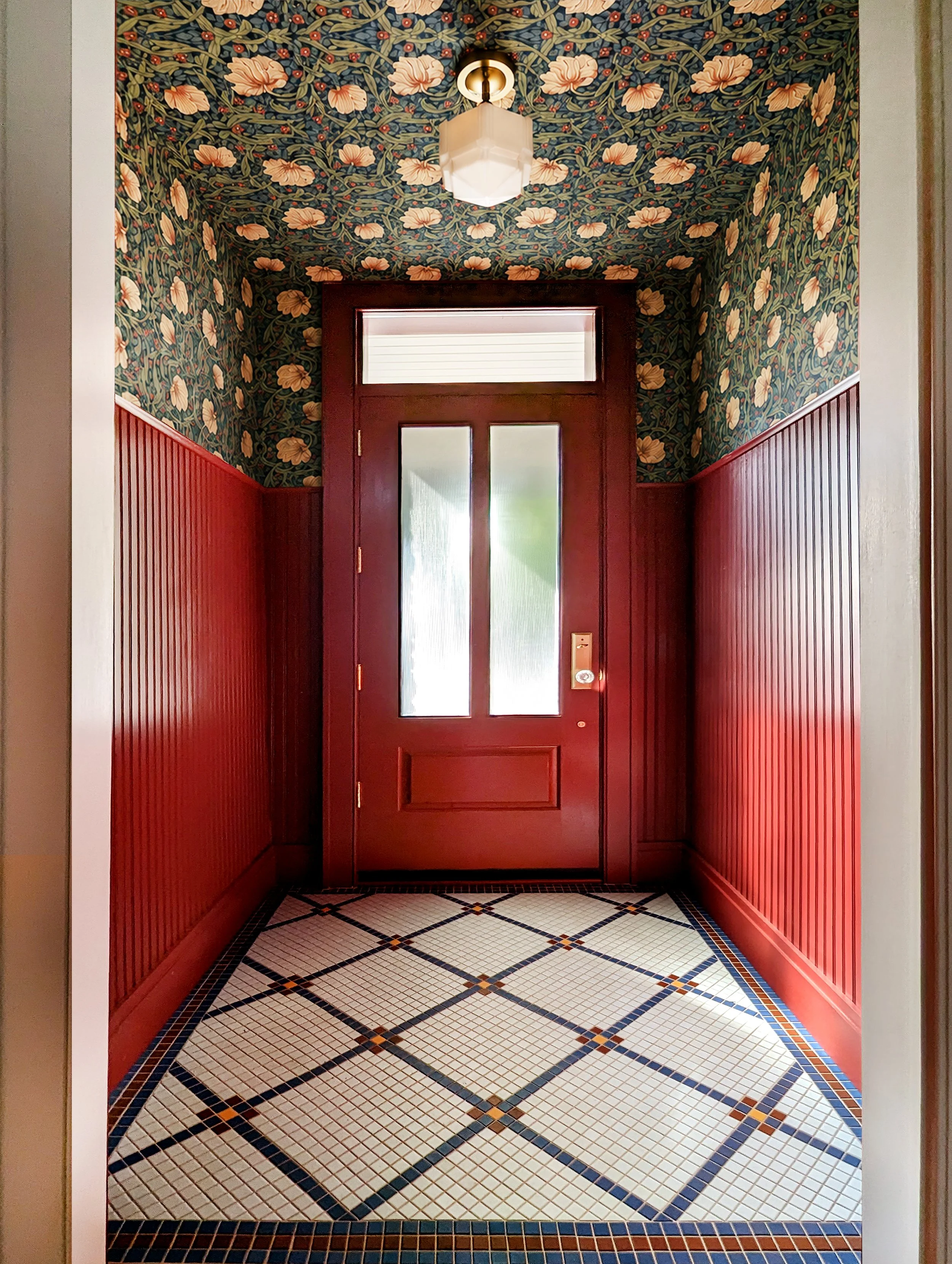Gladstone - foyer.jpg