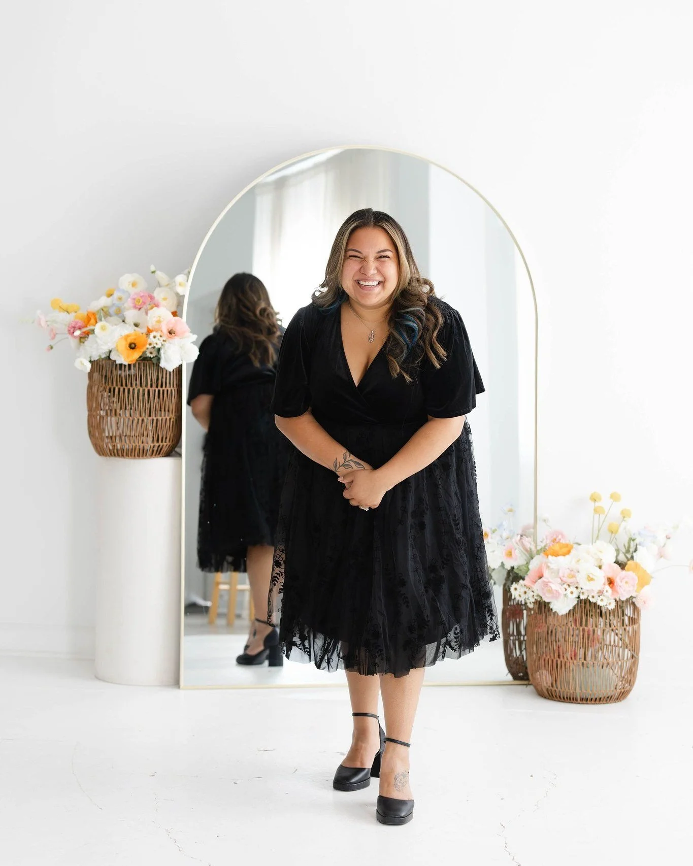 Hello and welcome, sweet people!�I wanted to take a minute to introduce myself. I&rsquo;m Vanessa, the photographer behind Vanessa Underwood Photography.

Since I am introducing myself, I wanted to do a little about me: I started college studying voc