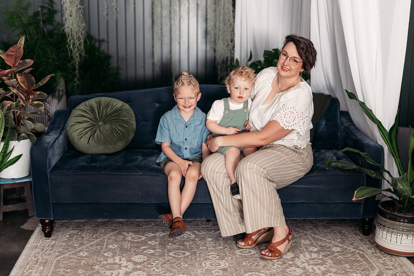 Let&rsquo;s talk about the mental checklist I have for your Mother&rsquo;s Day mini session. Each session is unique in its own right, but know that I pose and direct with intention. So my first goal is to photograph everyone in a &ldquo;Perfect&rdquo