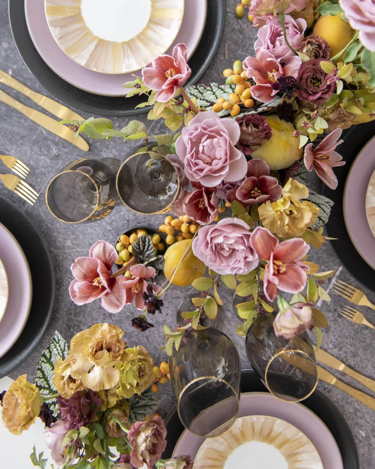 Elevated Garden Party Table with Citrus Accents and Mauve Blooms