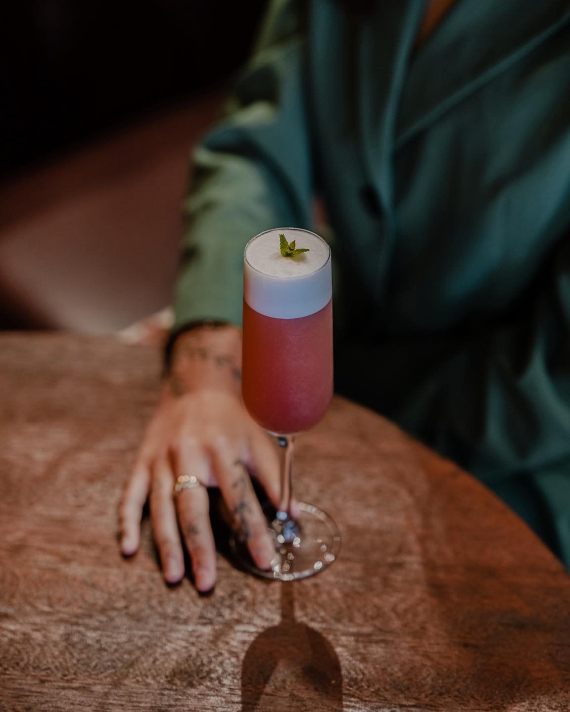 Rotterdam has cocktail bars. The Hague has Sixpence. 
See you later. 

#DenHaag #SixpencePublicHouse #PubLife #TheHagueEvents #cocktailbar