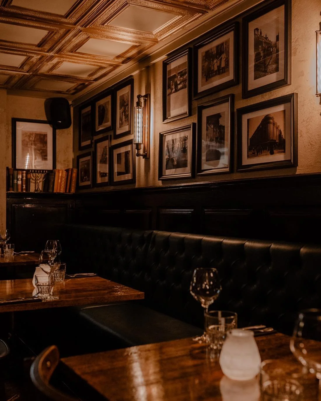 Heads up, Sixpence! We'll be closed for a private quiz from 18:00 to 20:30 today. But don't worry, we'll be back open just in time for the 21:00 games! See you then for a great night at the pub! 🍻 #thehague #irishpub #QuizTime