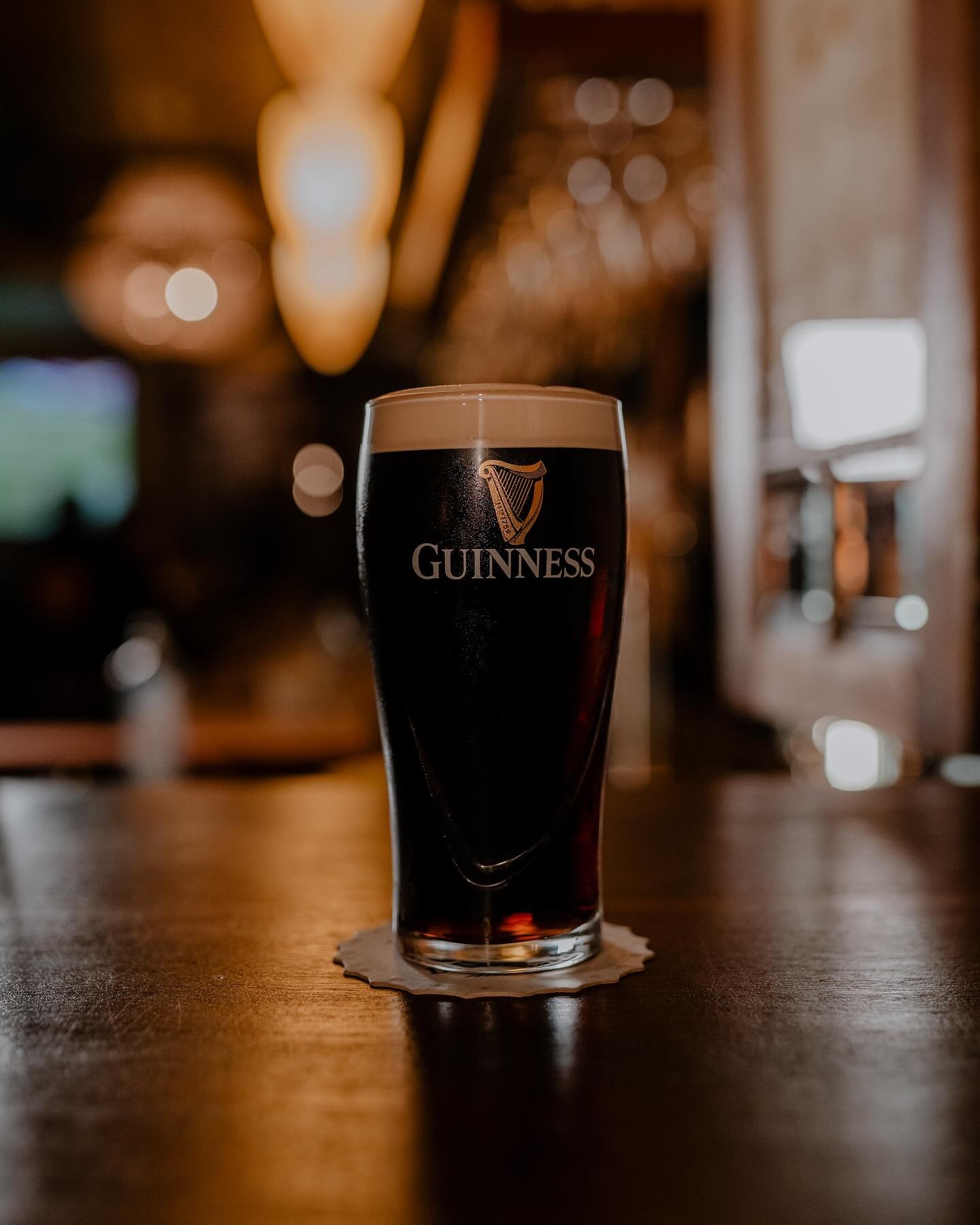 It&rsquo;s Friday. That means pints. Only one place for it. 
#irishpub #guinness #thehague
