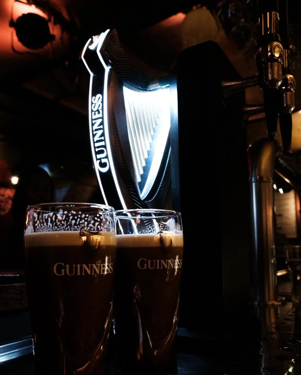 No big game. No big plan. Just Saturday.

Cold Guinness.
Spritzes.
Something from the kitchen.
Airco on.

Sixpence from 12:00. 

#irishpub #denhaag #saturdays