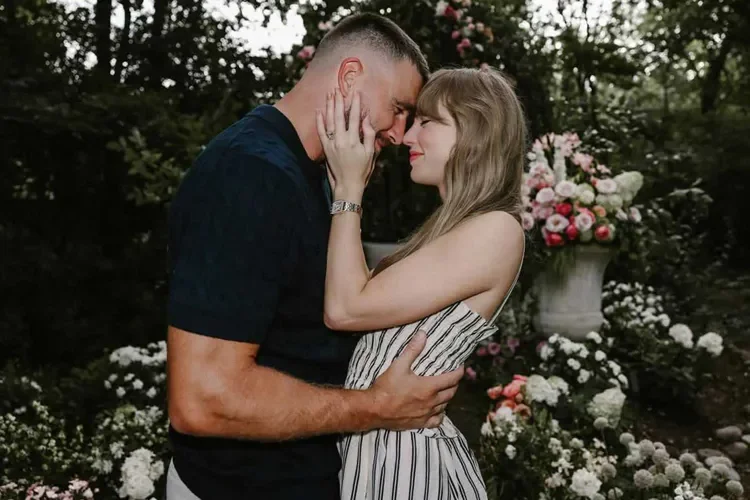 Our Hot Take on Taylor Swift’s Wedding Dress ✨</span>