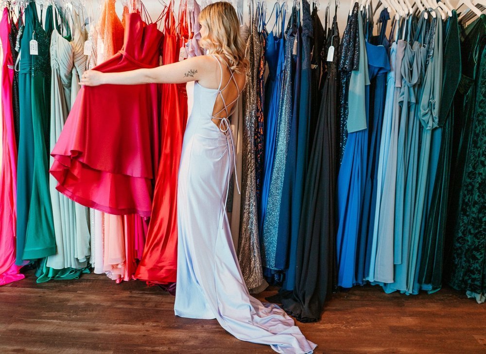 where to shop for prom dresses