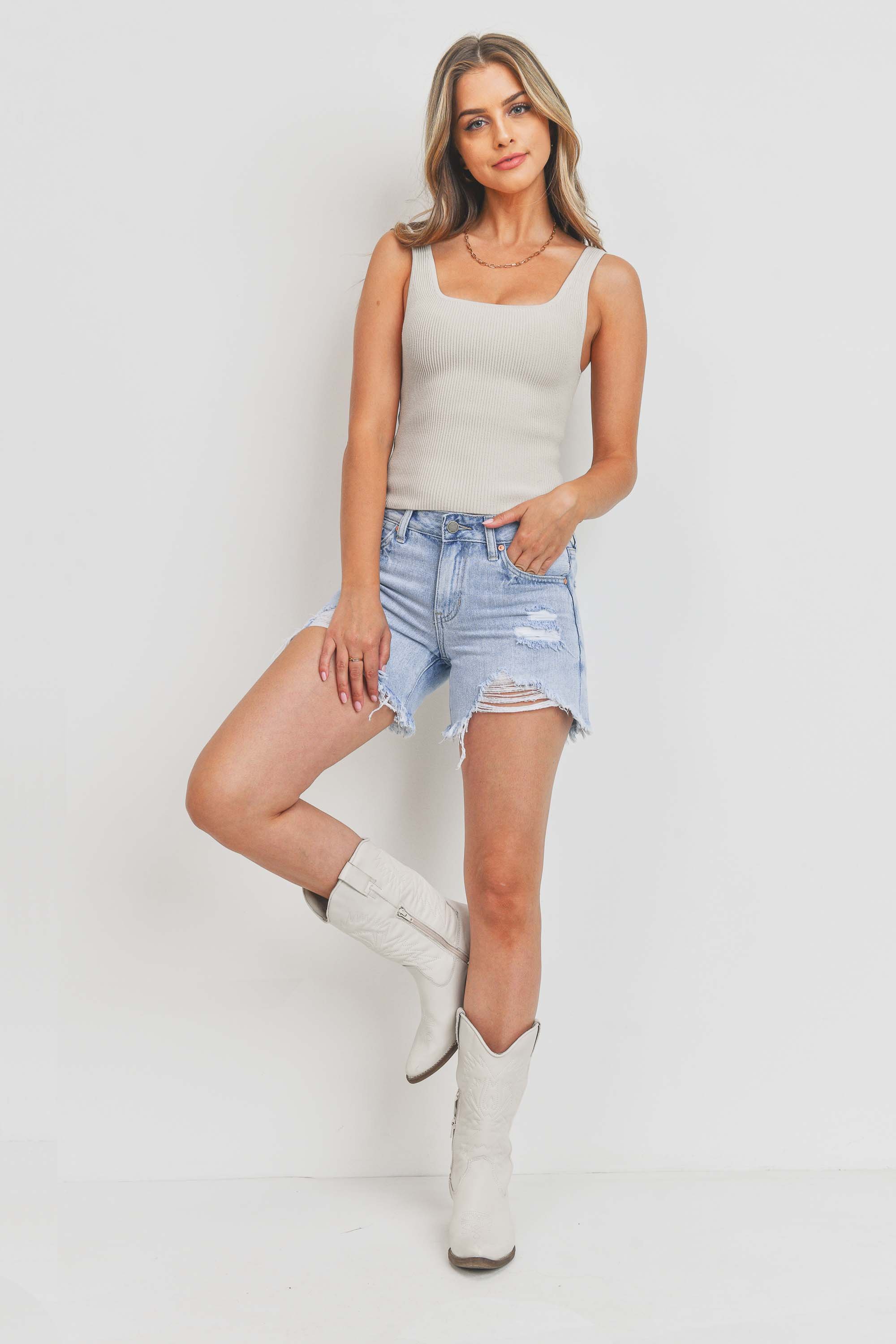 DH712N_LIGHT DENIM_A_STYLED.jpg