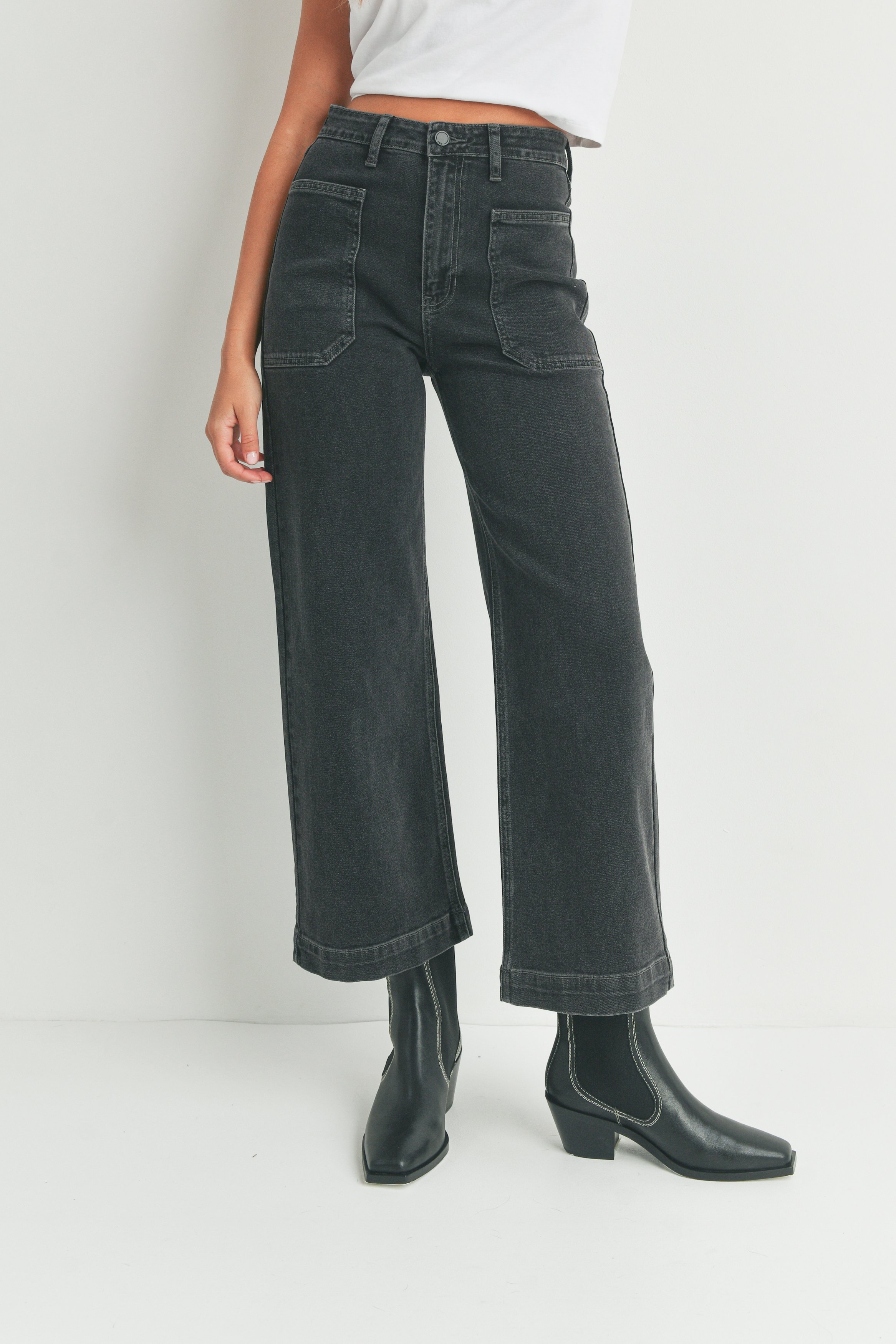 STYLED_DP649_BLACK_A2.jpg