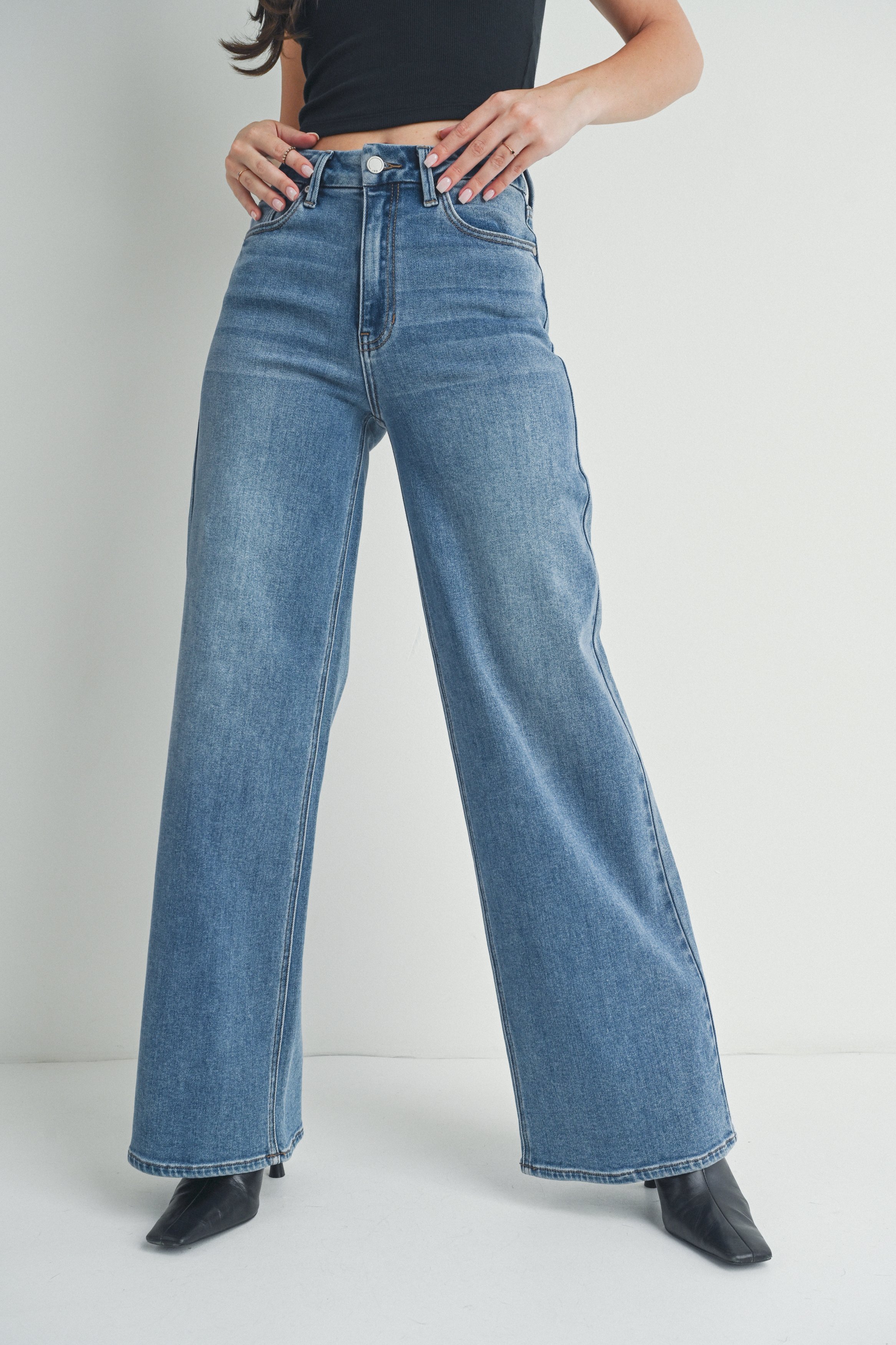 STYLED_DP689_MEDIUM_A2.jpg
