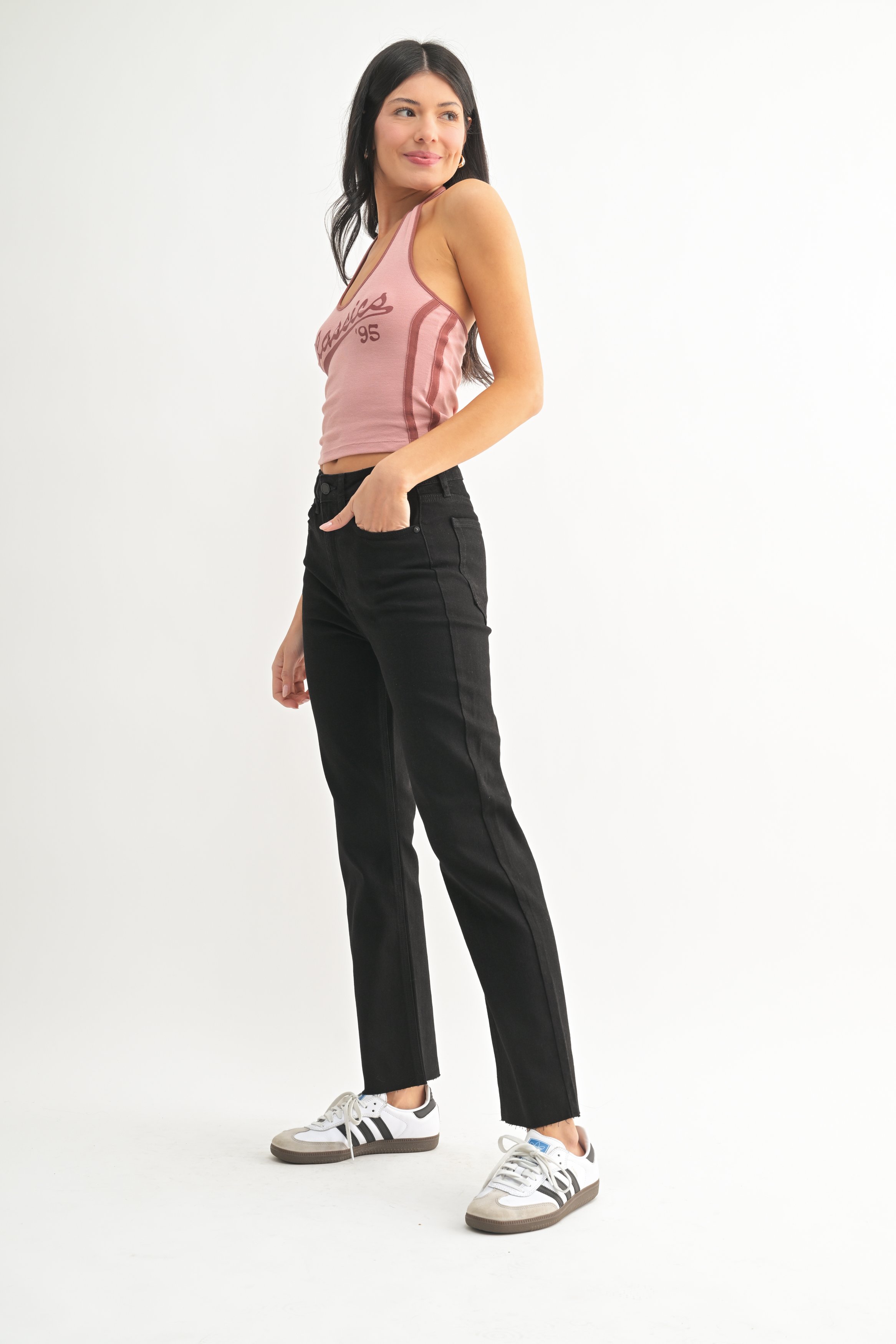 DP524_BLACK_B2.jpg