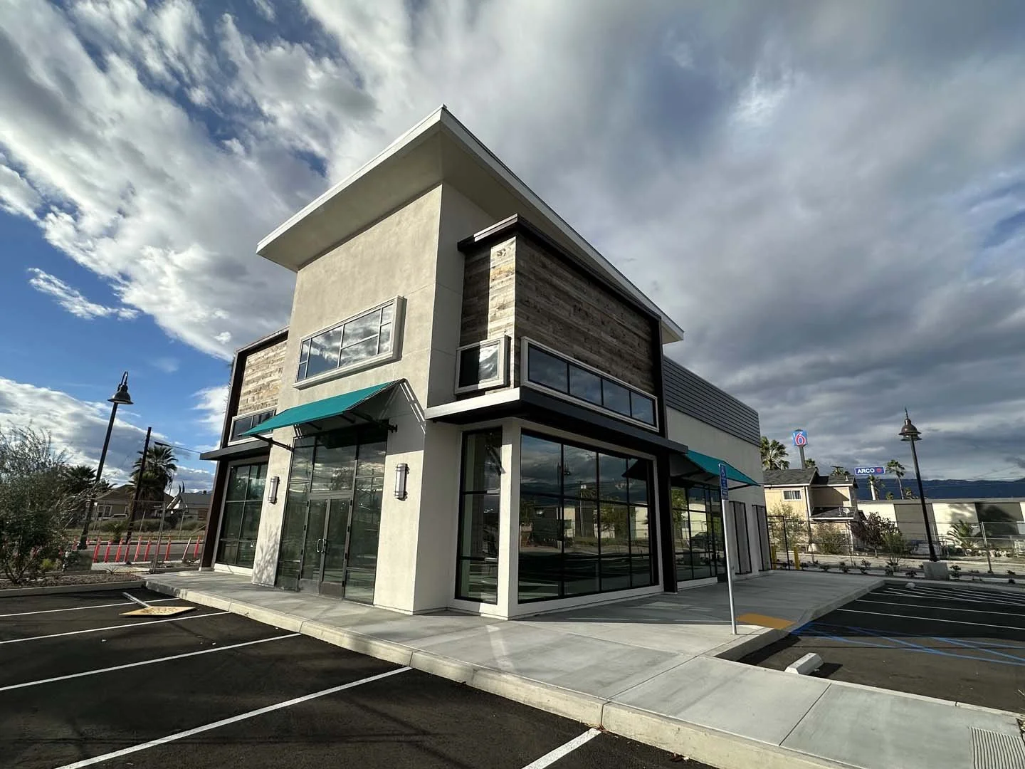 1. Ono Hawaiian - San Bernardino, CA.jpg