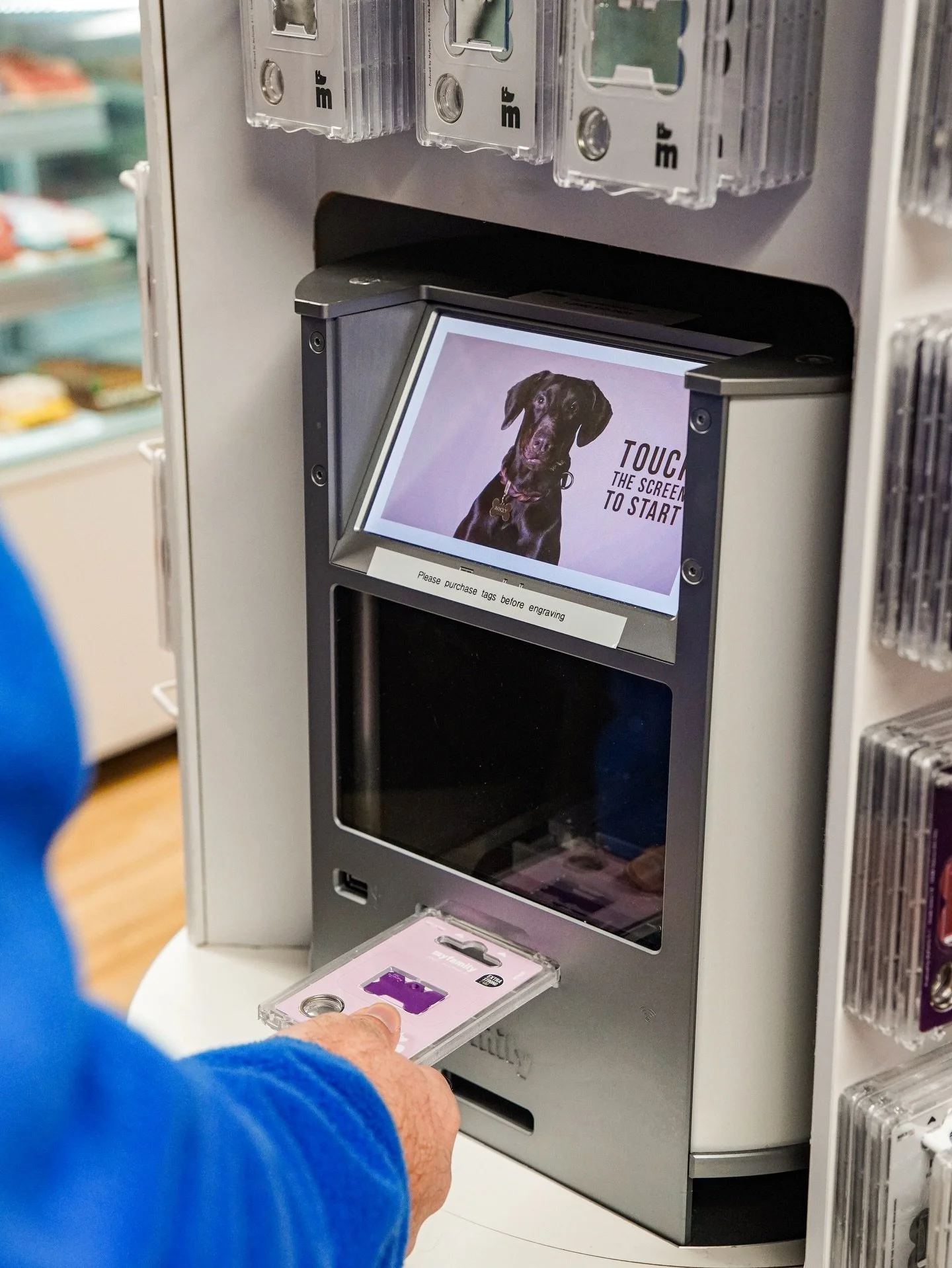 Need a new tag for your furry friend? Stop by Wag! and use our easy-to-use tag machine to create a tag that&rsquo;s completely customizable for your pet.🐱
#hendersonvillenc