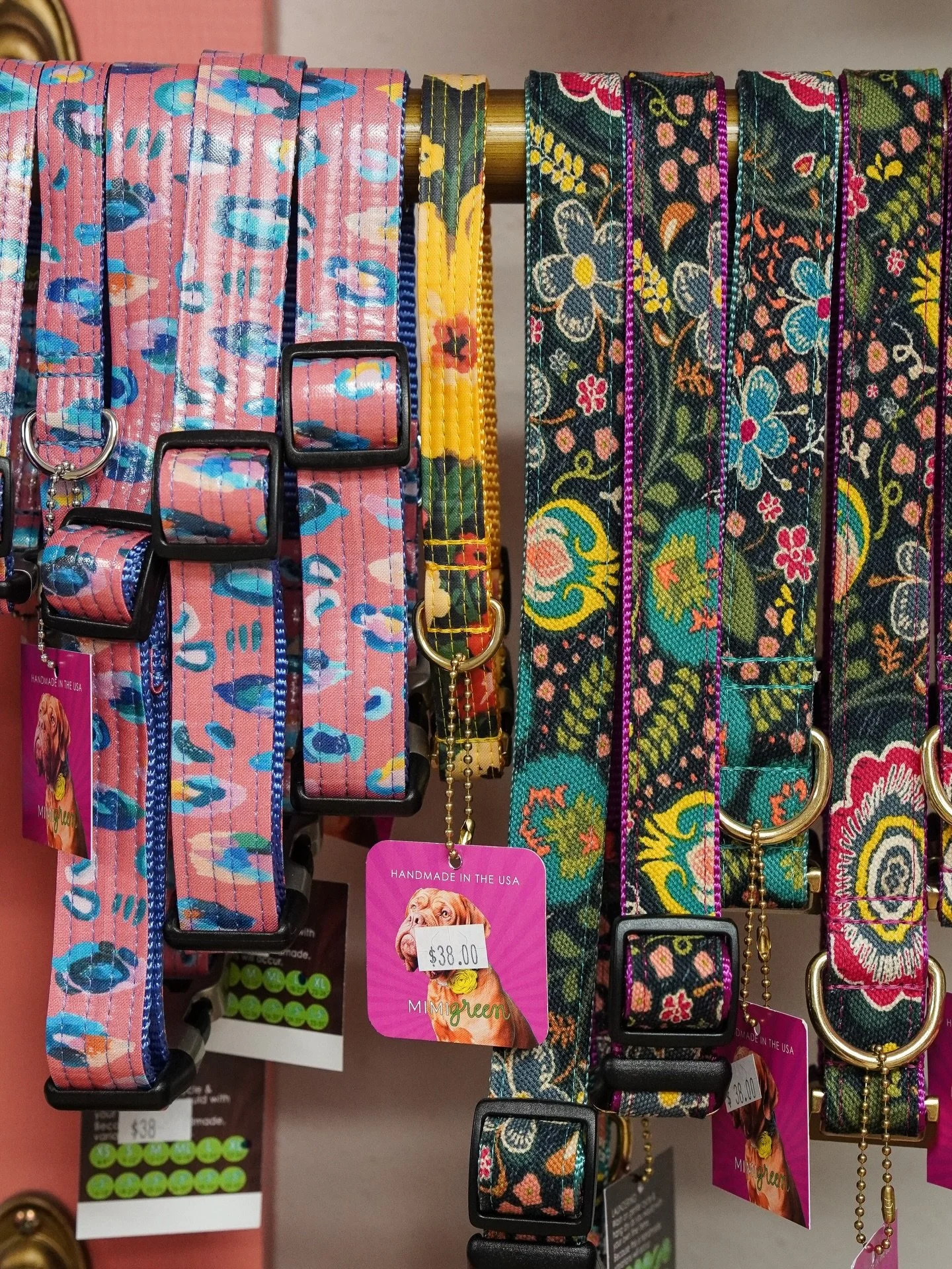 Spring is here, and of course, a floral collar is needed to match 🌸🐾

Which one are you picking?