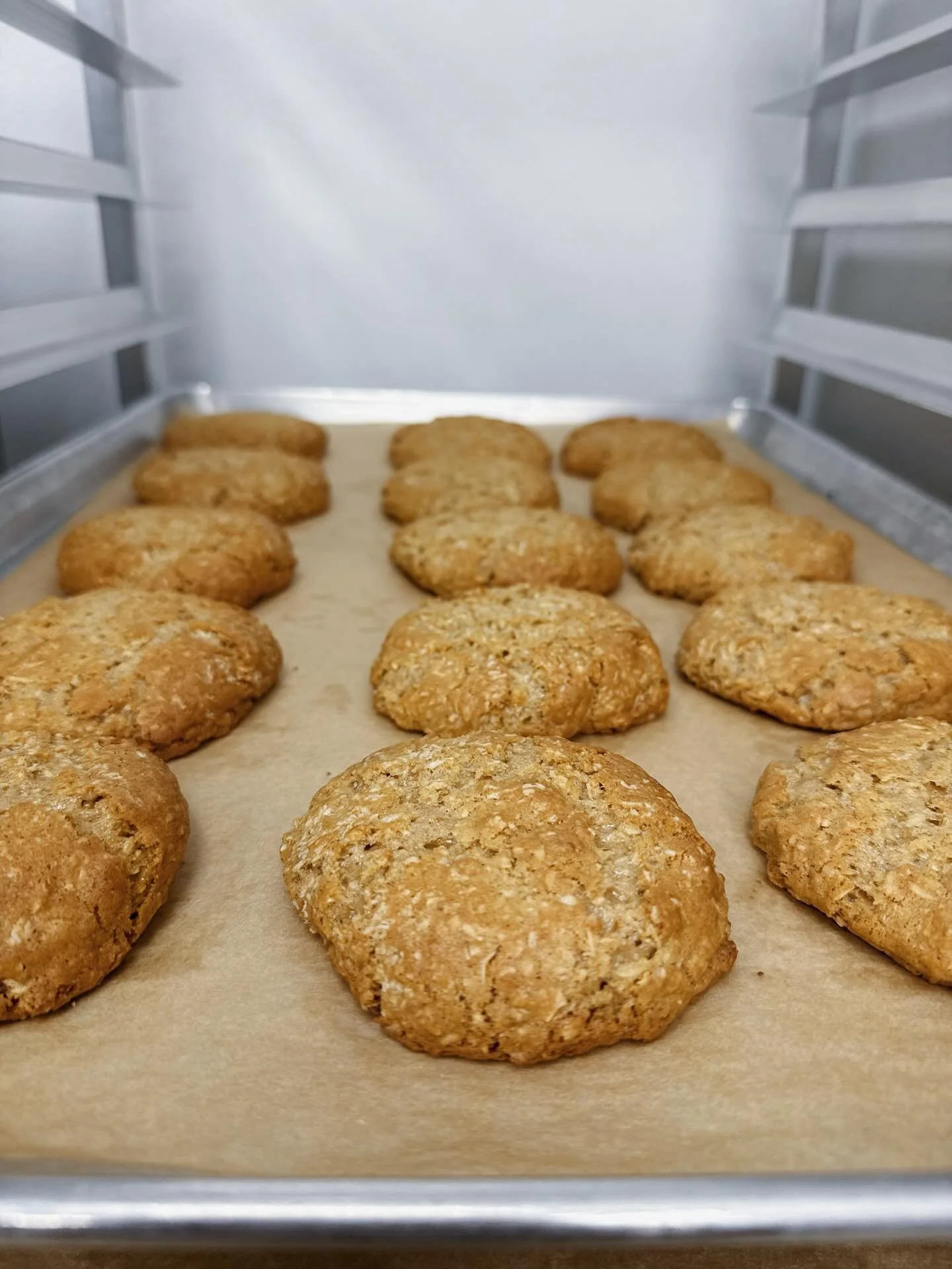 Today &amp; tomorrow only: snag one of our house-made oatmeal cookies!!

These are the same cookies that go in our best selling rotating flavor, Oatmeal Cookie Crumble.

We&rsquo;re open 12-9pm every day. Enjoy this beautiful weekend!☀️