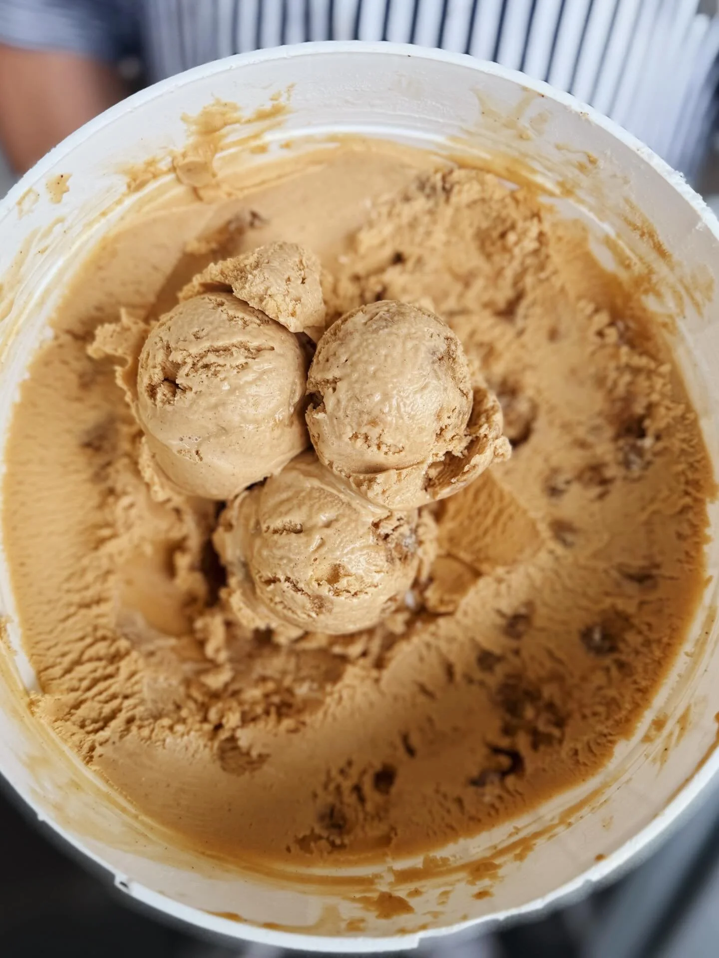 NEW FLAVOR!!🎉 APPLE PIE 🍎 🥧 (Limited Edition Seasonal)

Forget Turkey and go straight for the apple pie. Made with the finest organic cinnamon apple pie filling blended into vanilla ice cream and paired with our scratch made oatmeal cookie pieces.