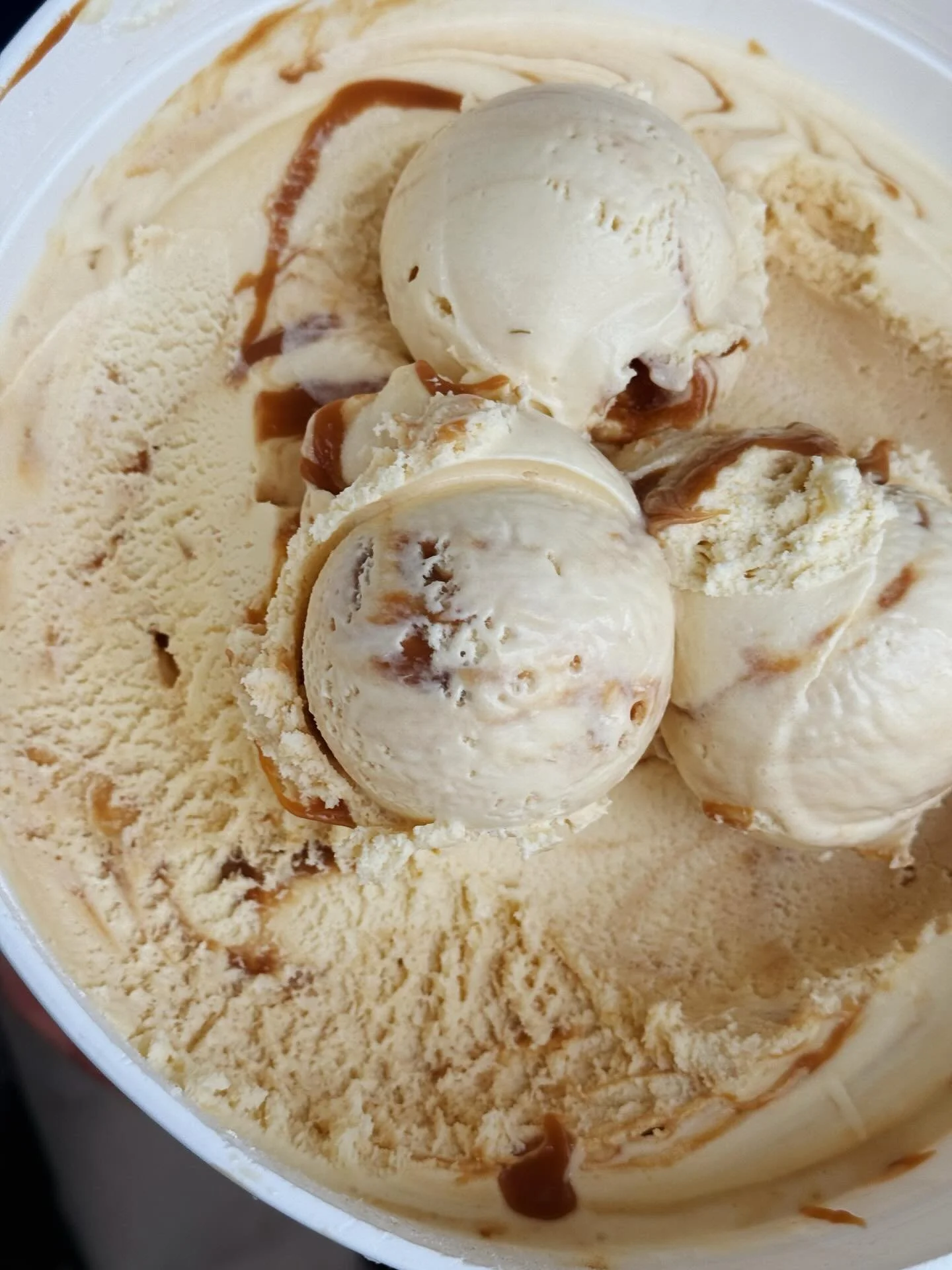 NEW NEW NEW - CARAMEL APPLE!🍎🍏🍦

Brand new flavor. Limited Edition. Seasonal.

If there was any flavor to get you in the spirit of the season, it&rsquo;s this one. An apple ice cream made with our scratch made organic apple butter with swirls of h