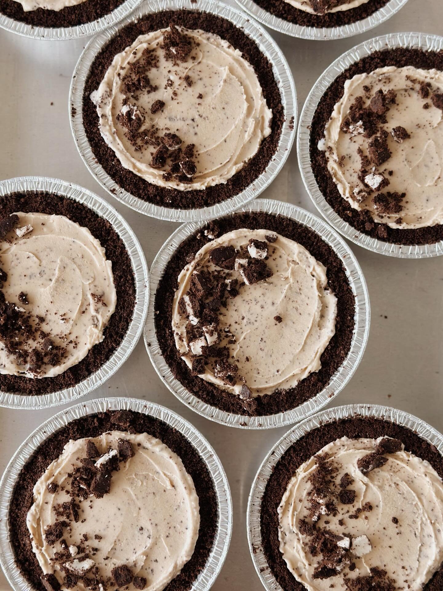 IT&rsquo;S PI DAY (3.14 &pi;) AND WE HAVE MINI ICE CREAM PIES AND A SURPRISE!😉

Today only we&rsquo;re scooping KEY LIME PIE ICE CREAM! 🍦🥧 

- KEY LIME PIE ICE CREAM (scoops only, no pints) -
Our newest Limited Edition flavor! Tangy and sweet Key 