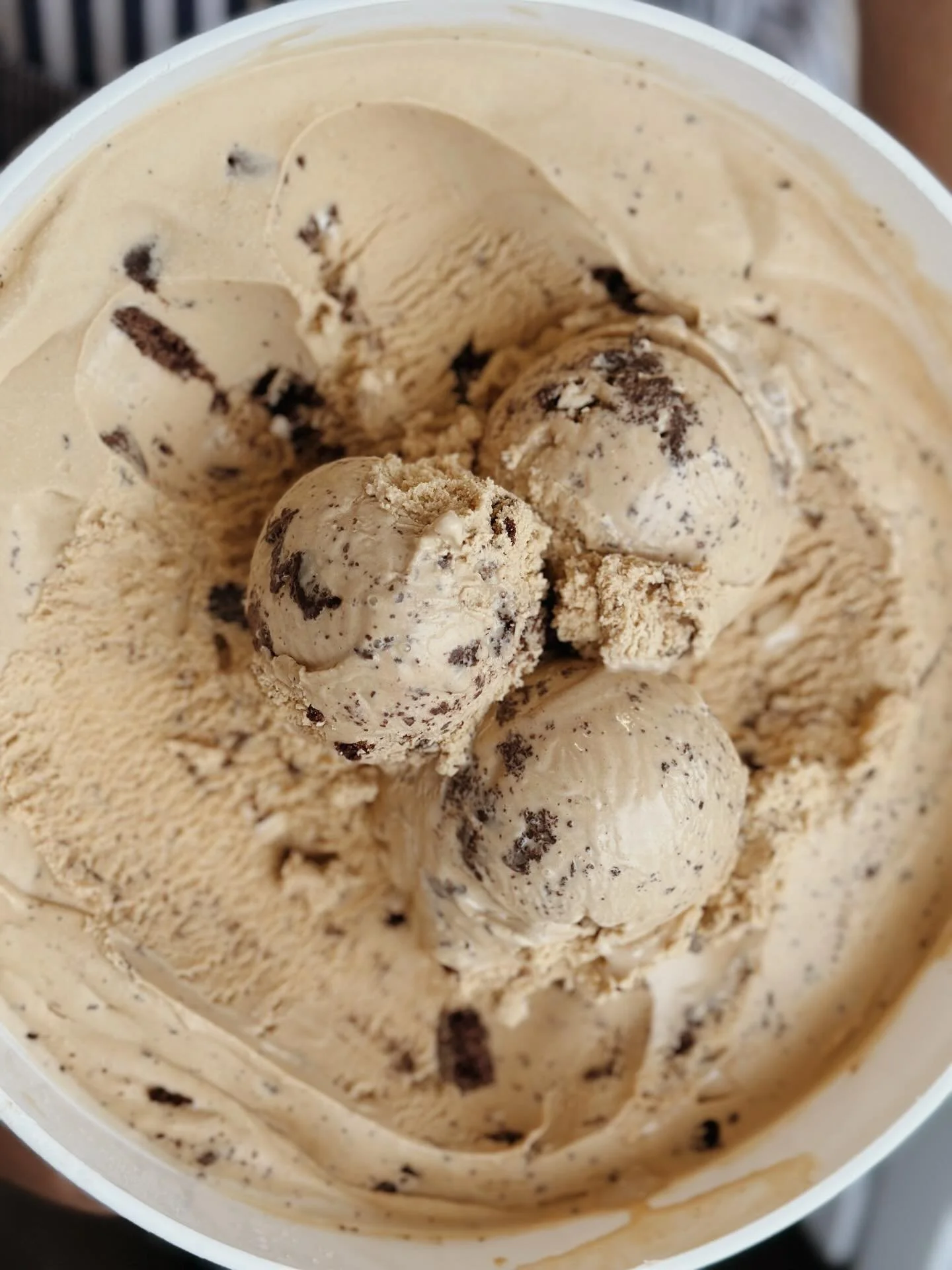 🚨 Now scooping! 🚨 COOKIES &amp; COLD BREW ☕️ 🎉

It&rsquo;s a grown up cookies &amp; cream! Coffee ice cream made by steeping local @oakcliffcoffee beans in our milk overnight. We freeze it and mix in big chunks of our homemade chocolate cookie san
