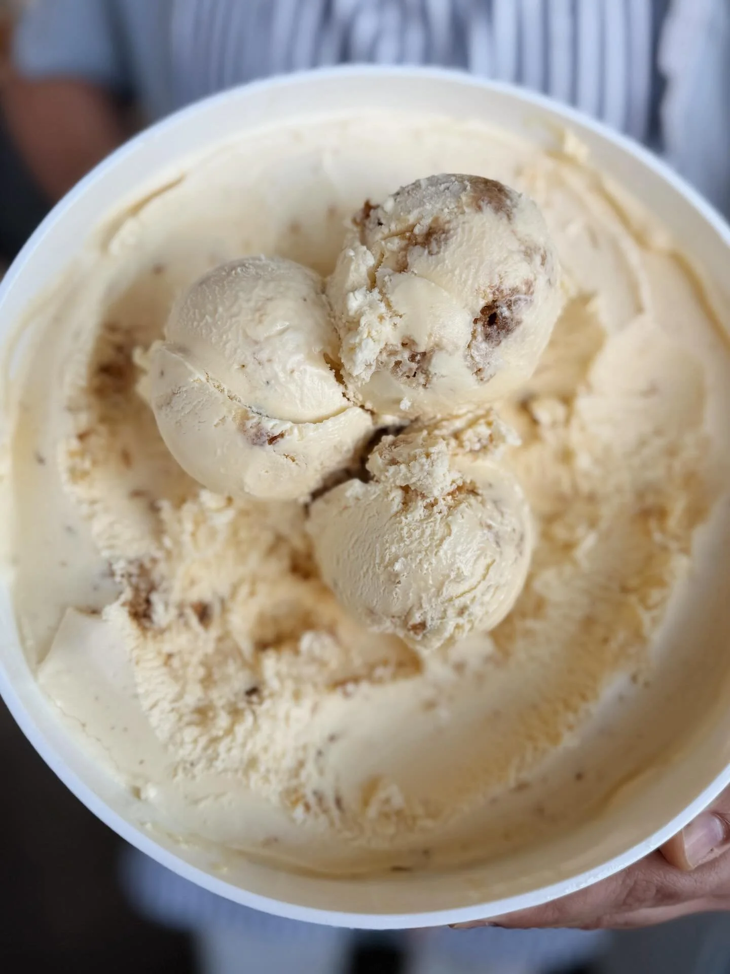 LAVENDER HONEYCOMB is back for the first time!!💜

A lavender ice cream (made by steeping organic lavender in our milk) with pieces of house-made honeycomb candy. It&rsquo;s floral, it&rsquo;s crunchy, it&rsquo;s literally PERFECT🎉

If you missed th