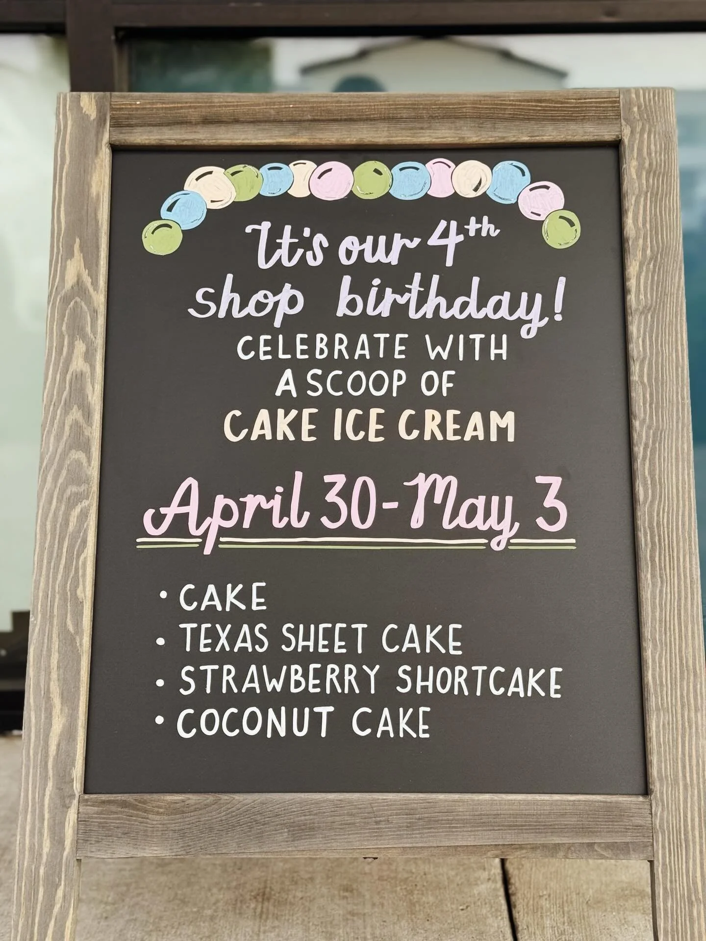 It&rsquo;s our birthday week and our ONLY giveaway of the year🎉🎉

Thursday is our 4th shop birthday and we&rsquo;re celebrating THURS and FRI-SUN with FOUR cake flavors and this giveaway. Y&rsquo;all have supported us for four full years, so it&rsq