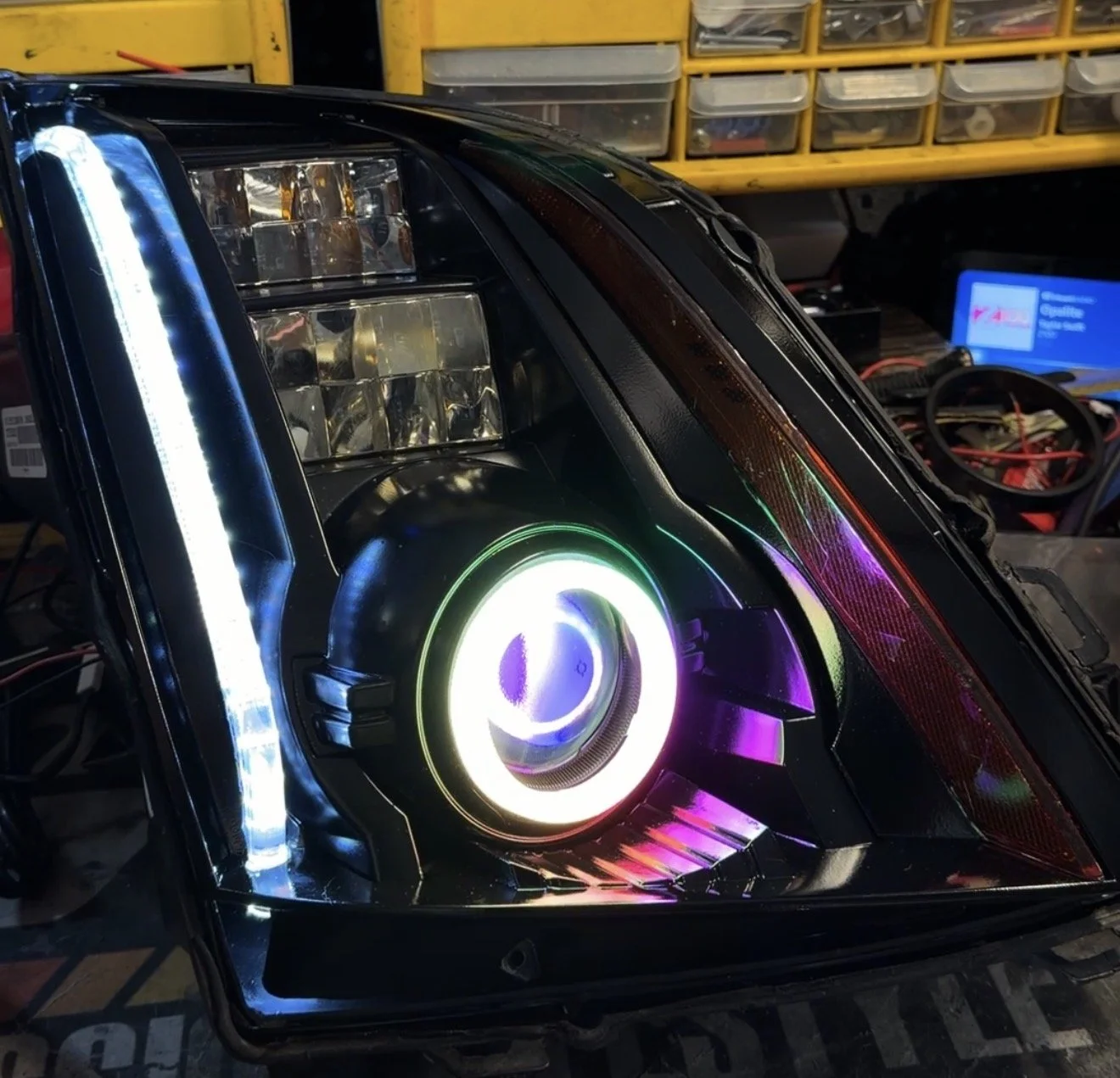 08-13 Cadillac CTS Bi-Xenon RGB & Dynamic Headlights