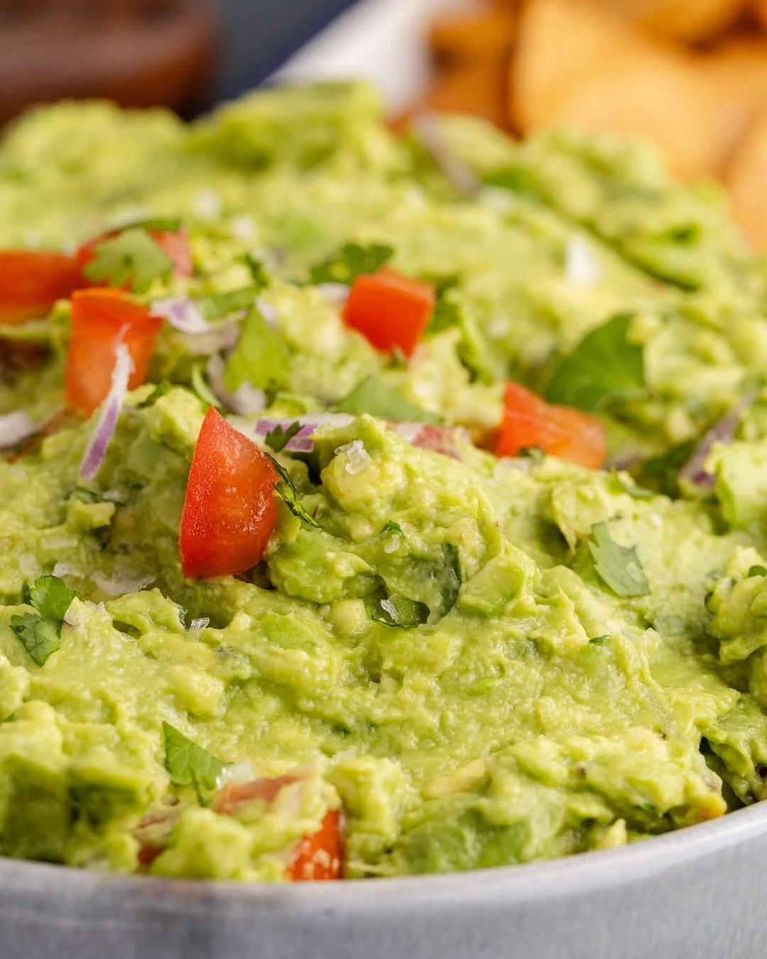 Fresh guac and tortilla chips are an unbeatable duo, especially when the chips are homemade. This combo is always on our game day menu and makes the perfect side for Taco Tuesday.

🥑 Comment 'recipe' and we'll send you the link, or find the full rec