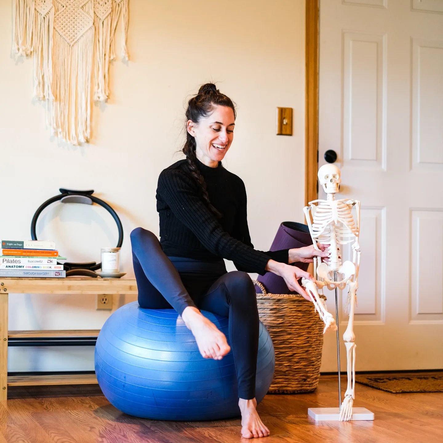 Learning the anatomy of breathing, significantly improved the way I breathe. And then understating how I can align my body to support my breath, has been, and still is, fascinating. 
That's why I decided to host this workshop: Breath and Posture, to 
