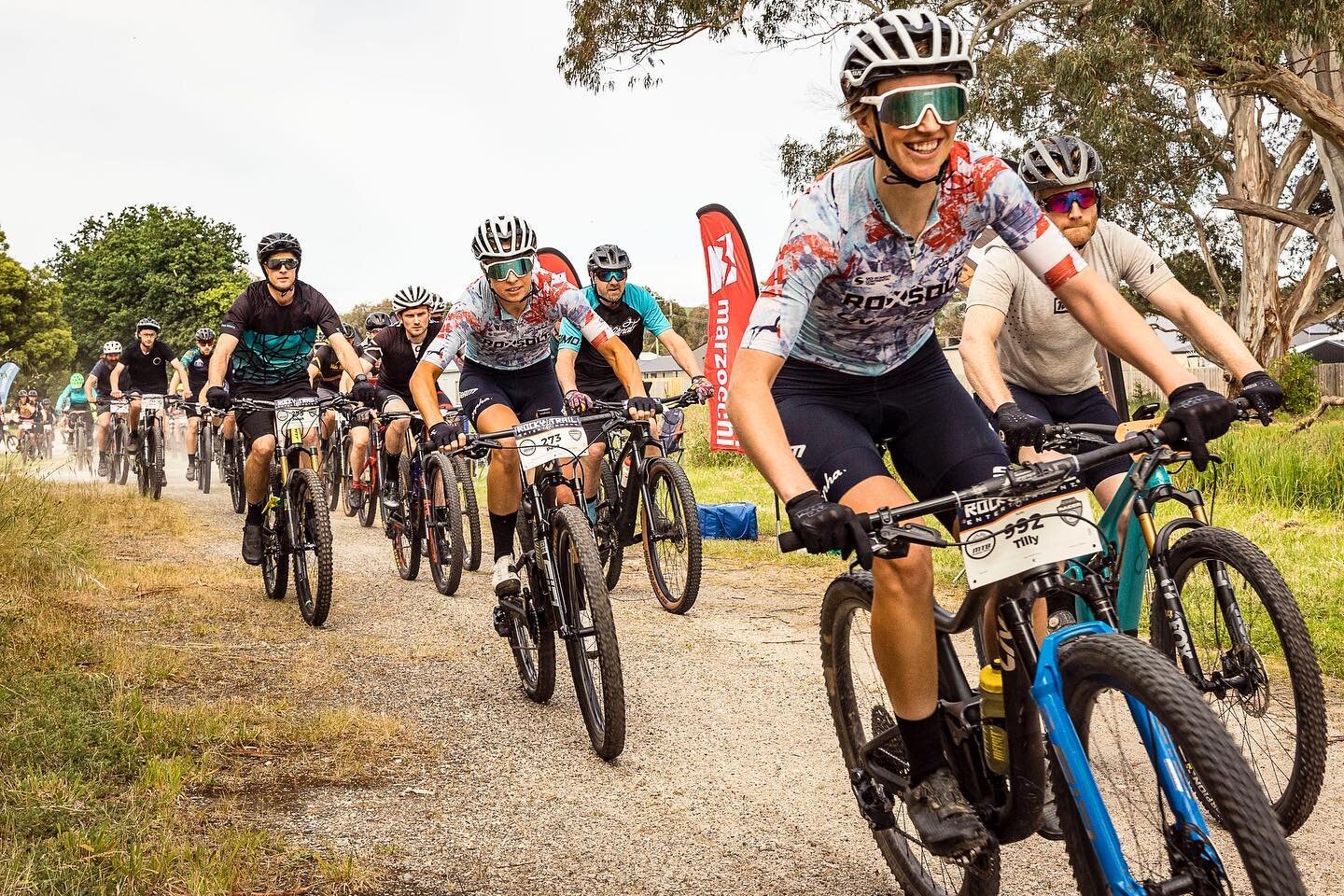 It was a 🥇🥈 for our ladies at the @prom_coast_mtb @rockytrailentertainment 4hr with @petamullens and @tillyonabike taking it to the locals, who we promise weren&rsquo;t ALL wearing baggies like this photo would suggest 😅

🥇 @petamullens 4h0m
🥈 @