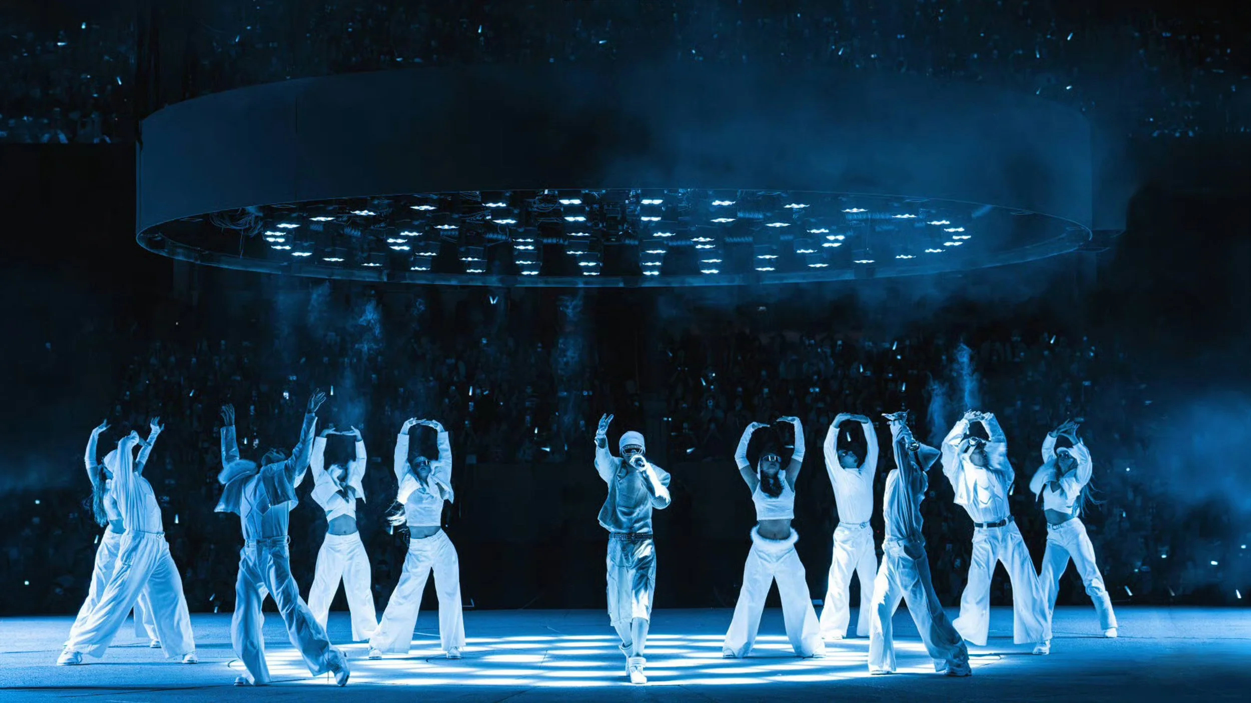 KUN 蔡徐坤 Deadman concert with dancers beneath a monumental circular lighting structure, set and stage design by Ruby Law 舞美設計師, RULA.