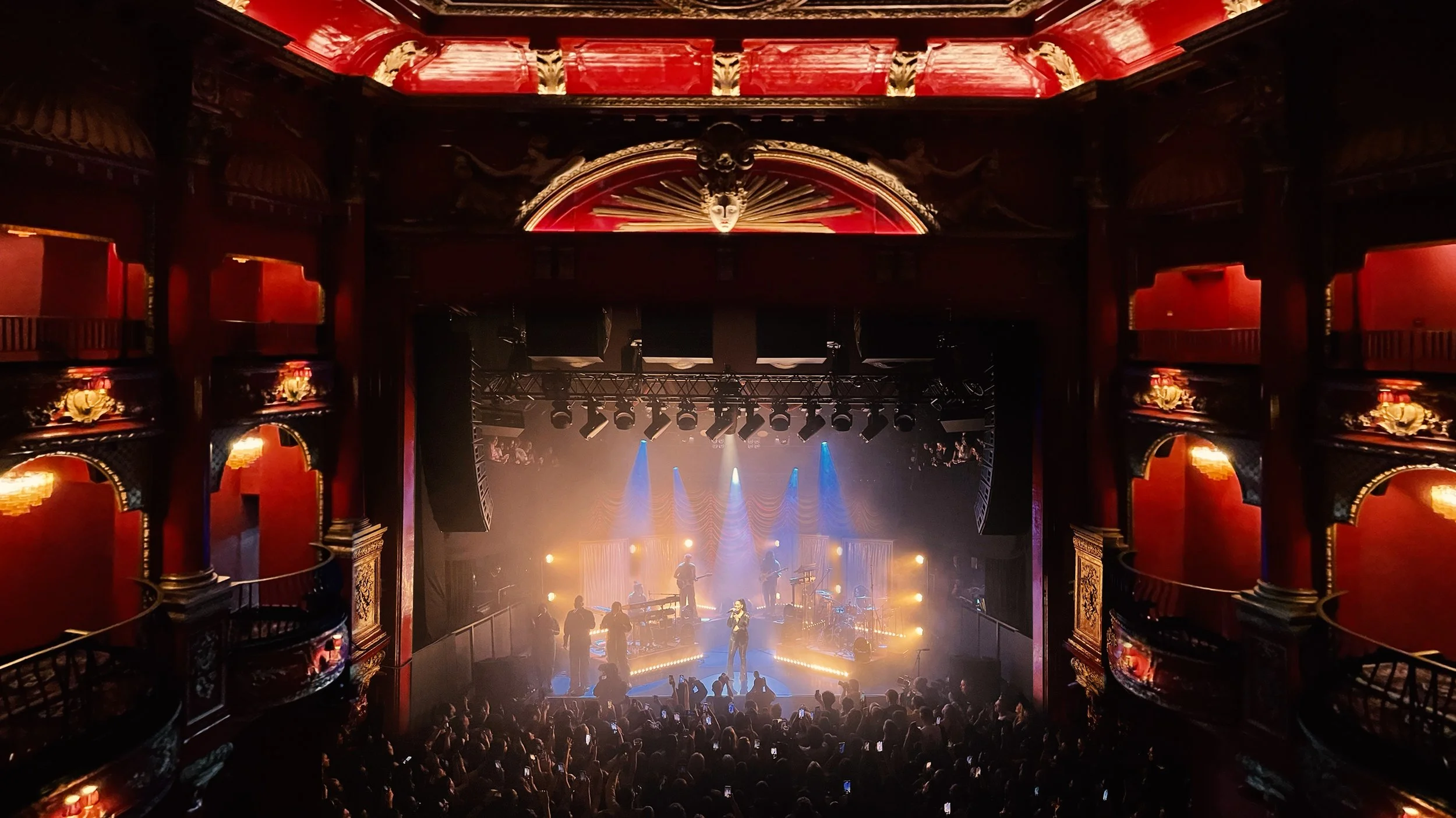 E_Jorja-Smith-KoKo-Camden-Pop-Music-Gig-Set-Designer-Ruby-Law-RULA-London.jpg