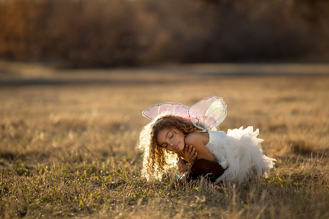 fairy-girl-resting-sun.jpg