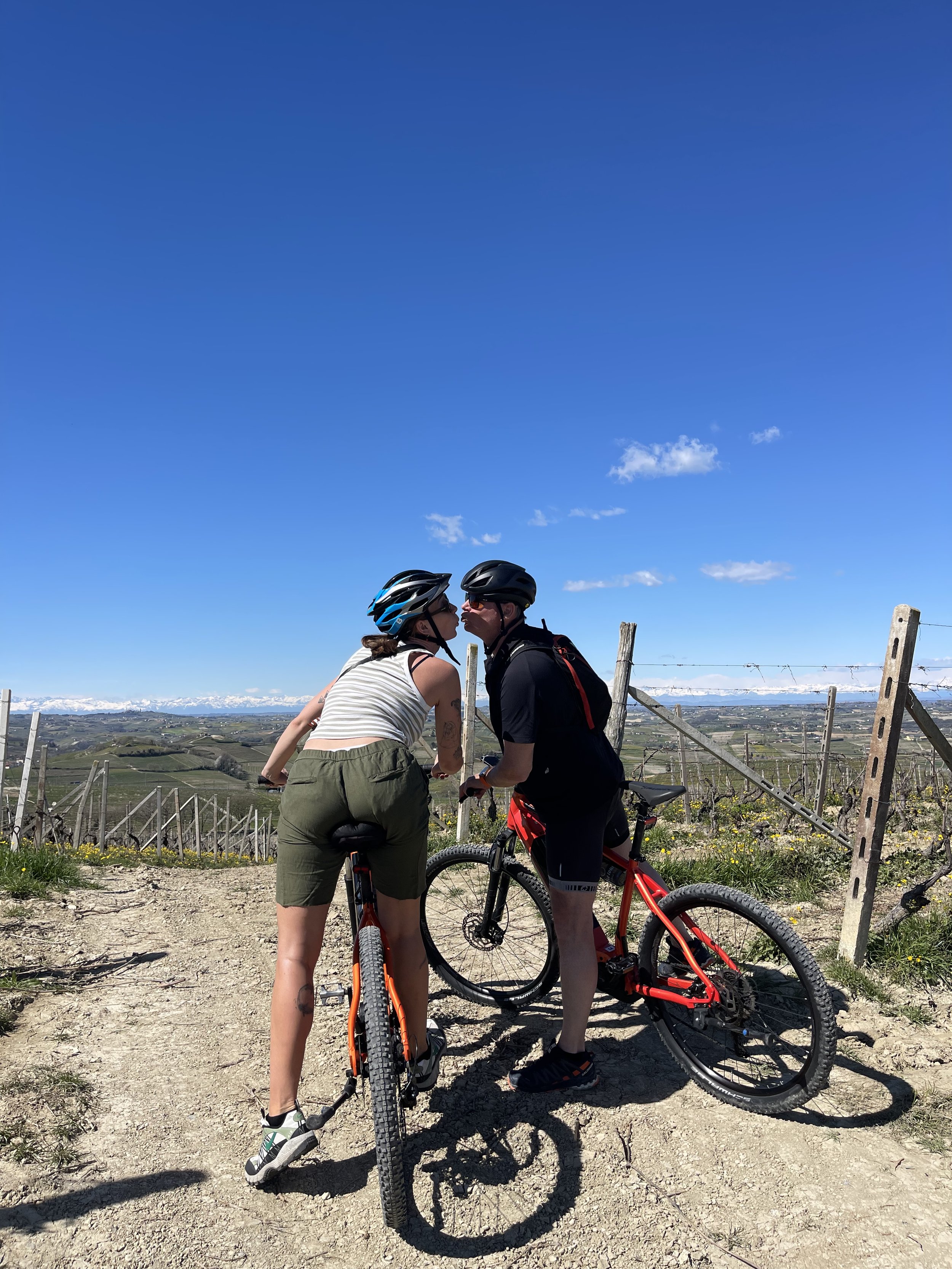 e-MTB ride in surrounding vineyards