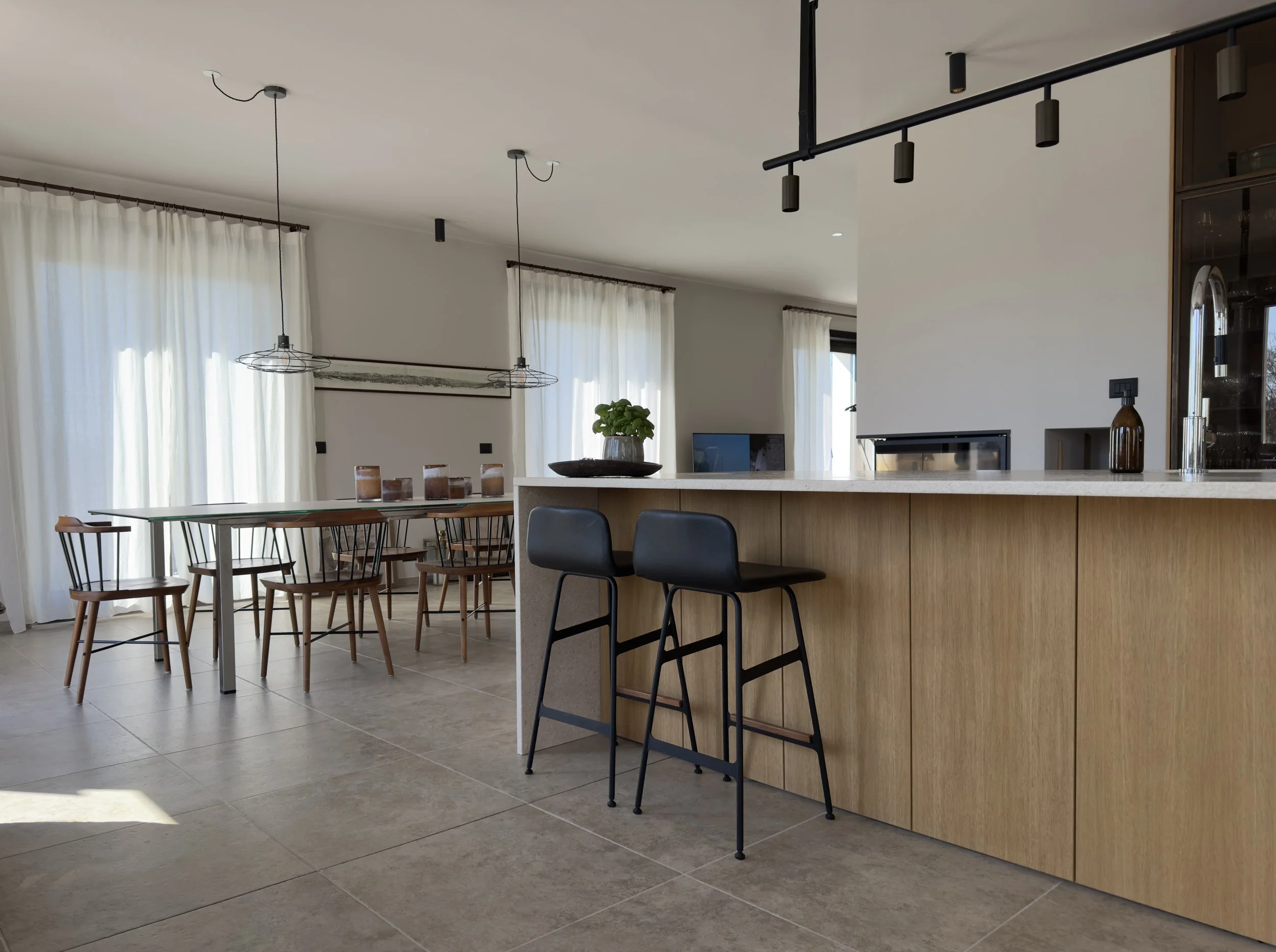 Kitchen Island with sink and bar stools