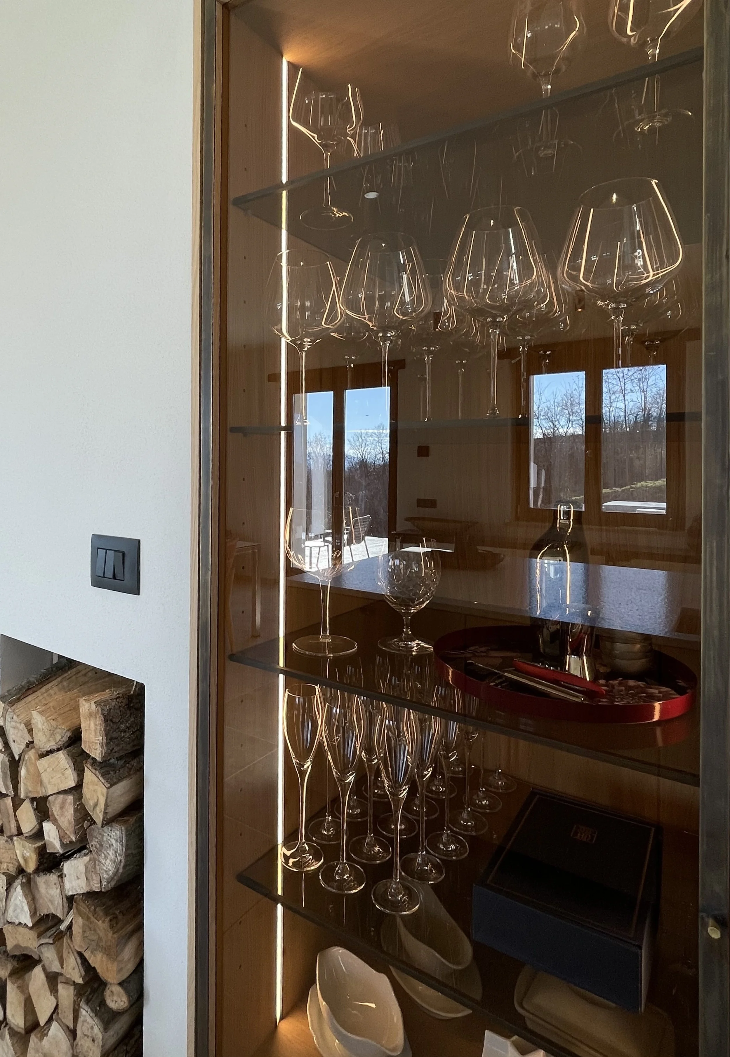 Kitchen vineglass cabinet