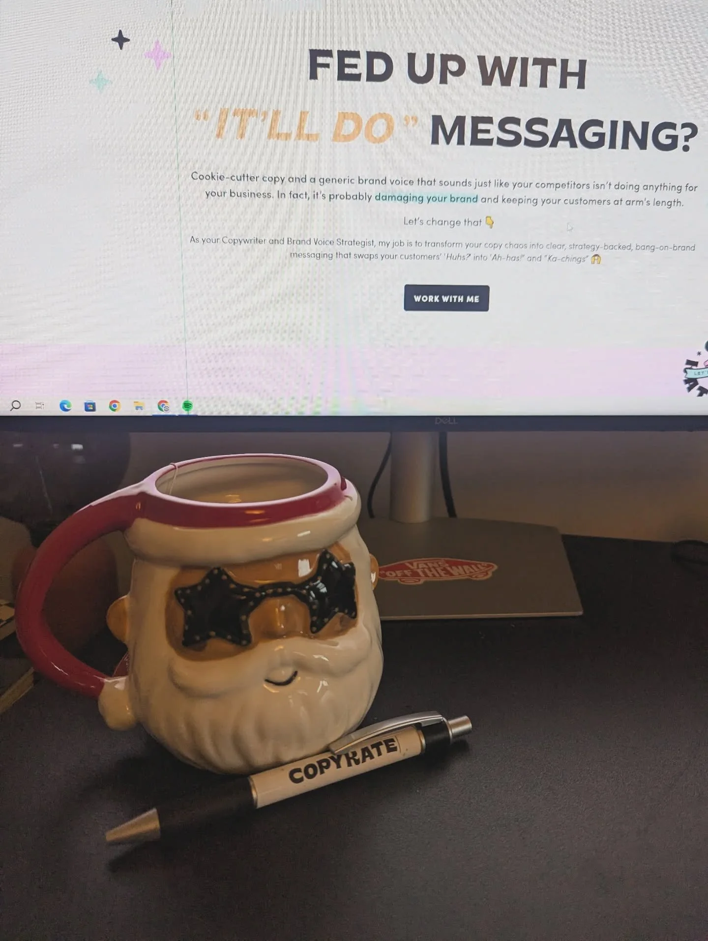 ... the Christmas countdown is on ⌛😍
Things are super busy at CopyKate HQ this week.

✔️ Finishing client projects 
✔️ Onboarding new clients for Jan &amp; Feb projects 
✔️ 2025 biz review 
✔️ 2026 planning 

All fueled by my Santa mug &amp; a const