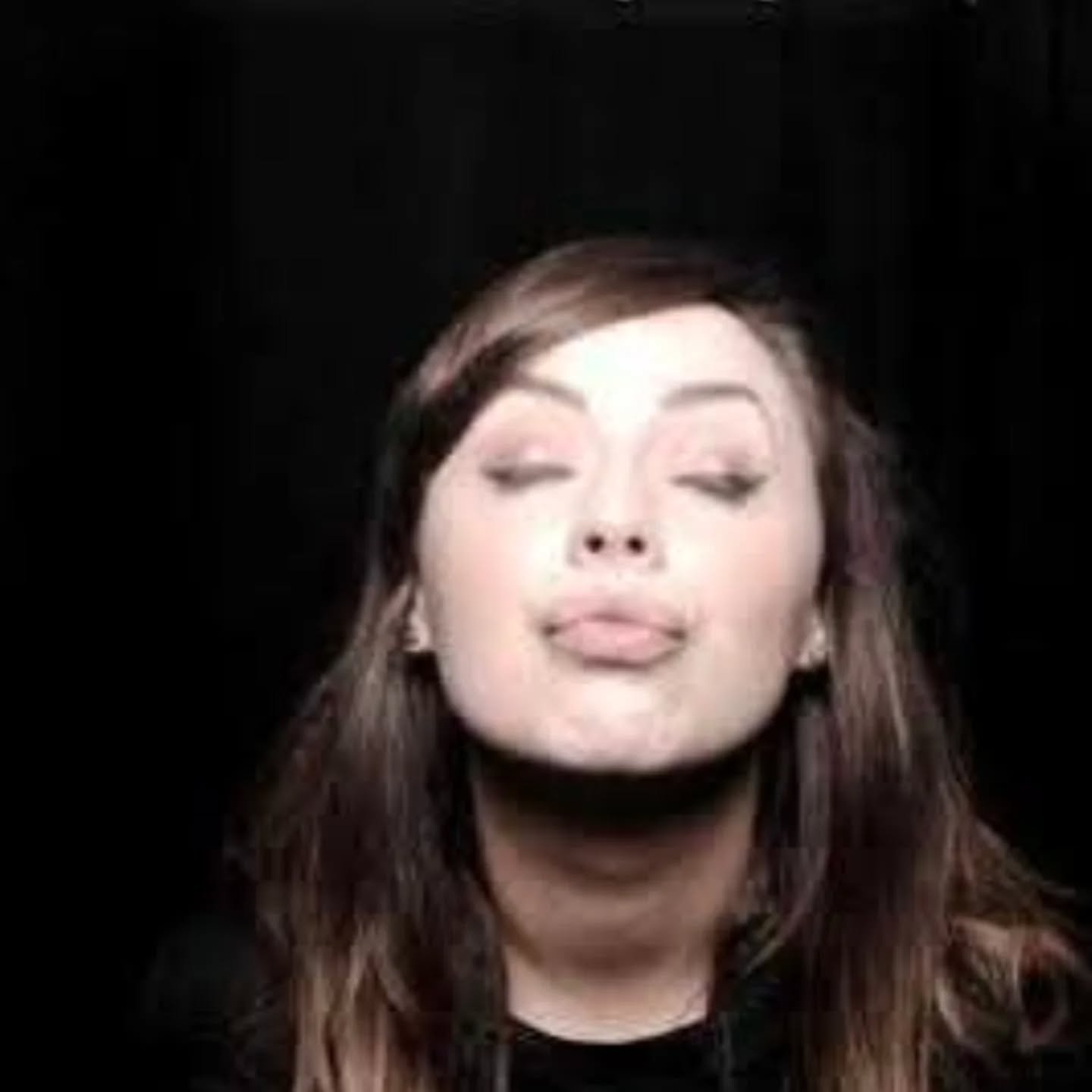 The '2026 is 2016' trend is EVERYWHERE! 
Which shows that nostalgia marketing isn't going anywhere, in fact, I believe it's going to be one of the biggest trends this year 👀

But, why does it work? 🤔

When something feels recognisable, people don&r