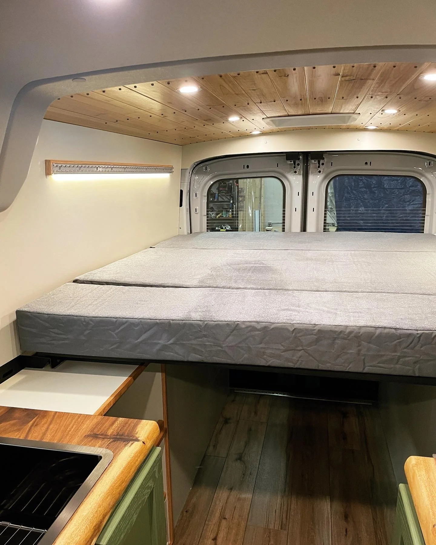 2022 Ford Transit Crew