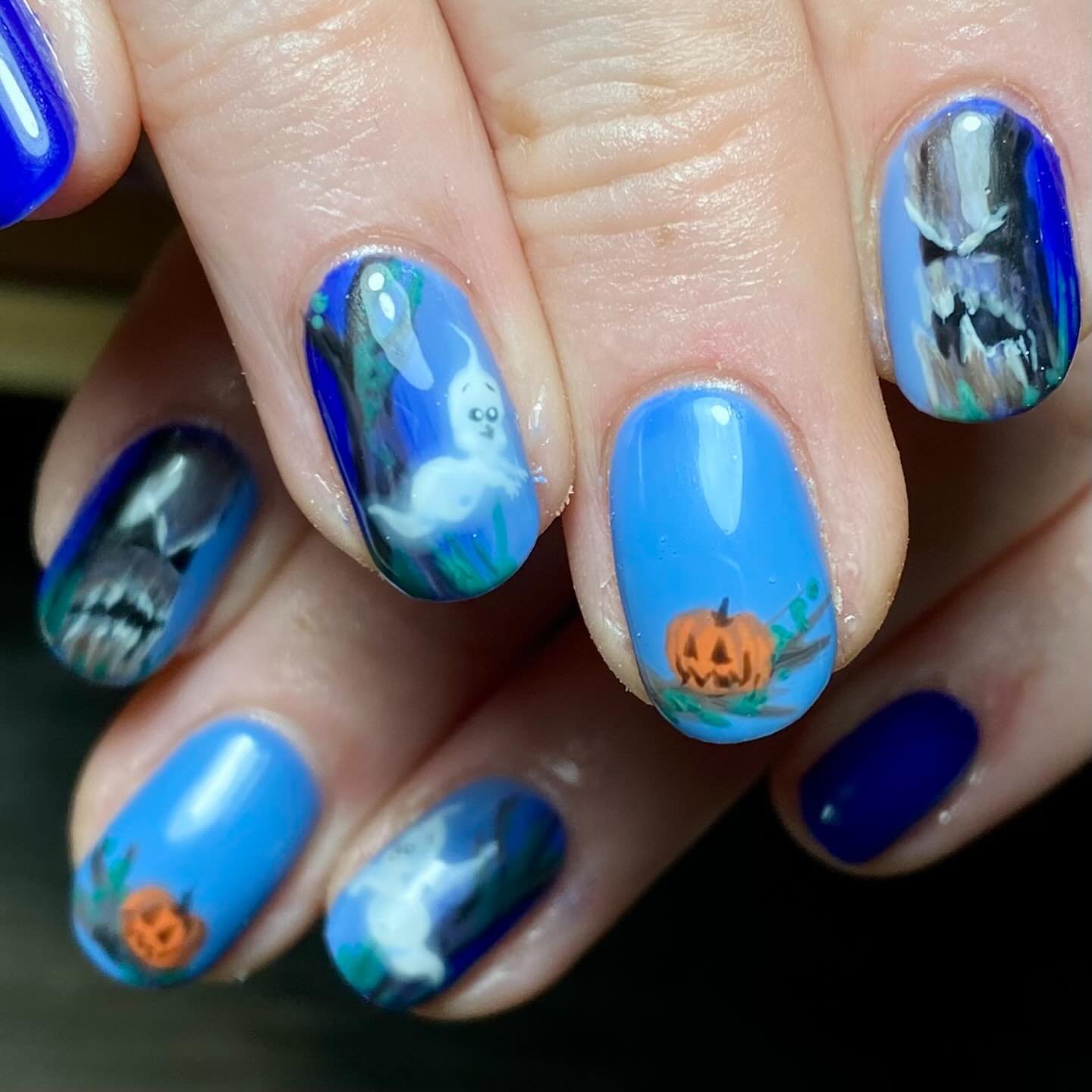 Casper 👻 

Hand painted using @thegelbottleireland