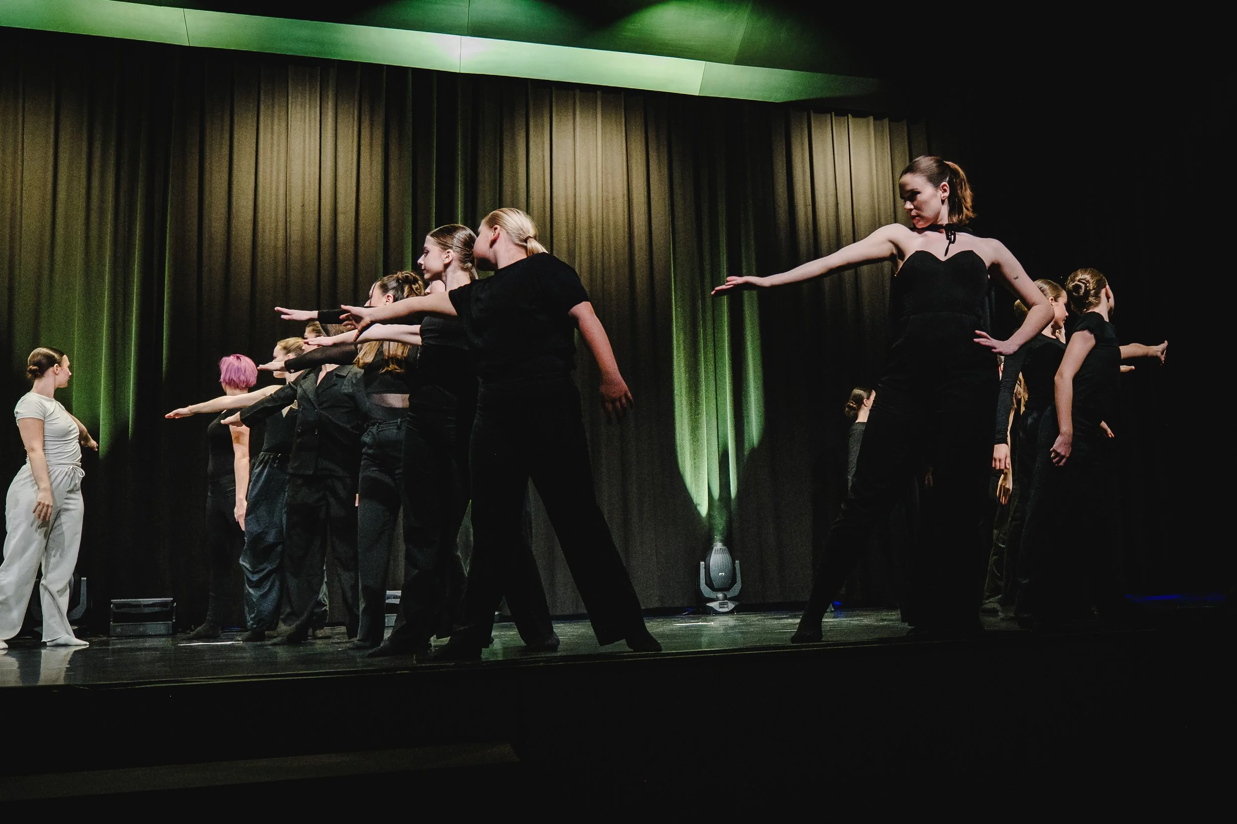 20251213_WeDanceDance - Enchanted Steps II_BW_TilJentzsch_265.jpg