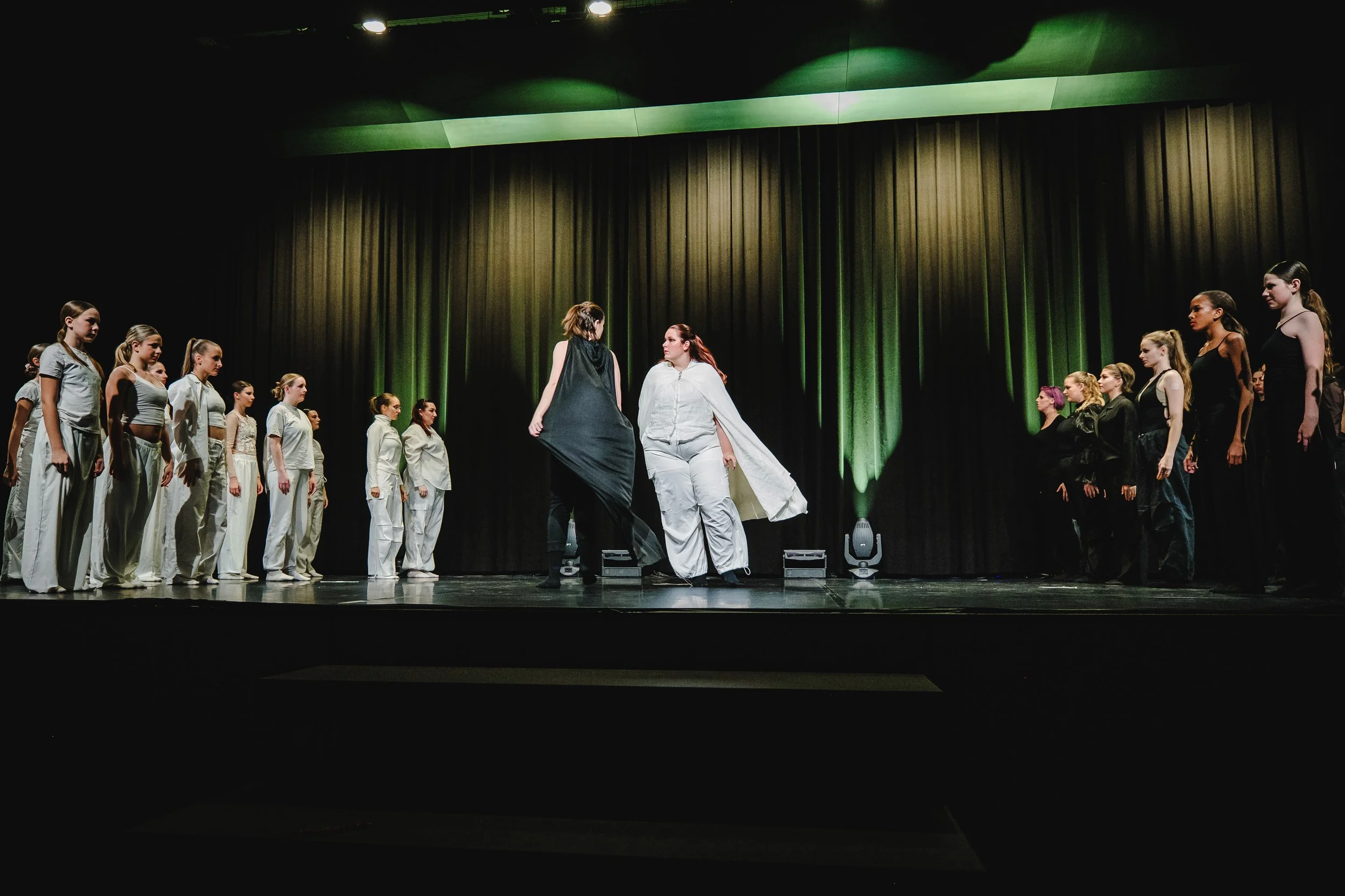 20251213_WeDanceDance - Enchanted Steps II_BW_TilJentzsch_266.jpg