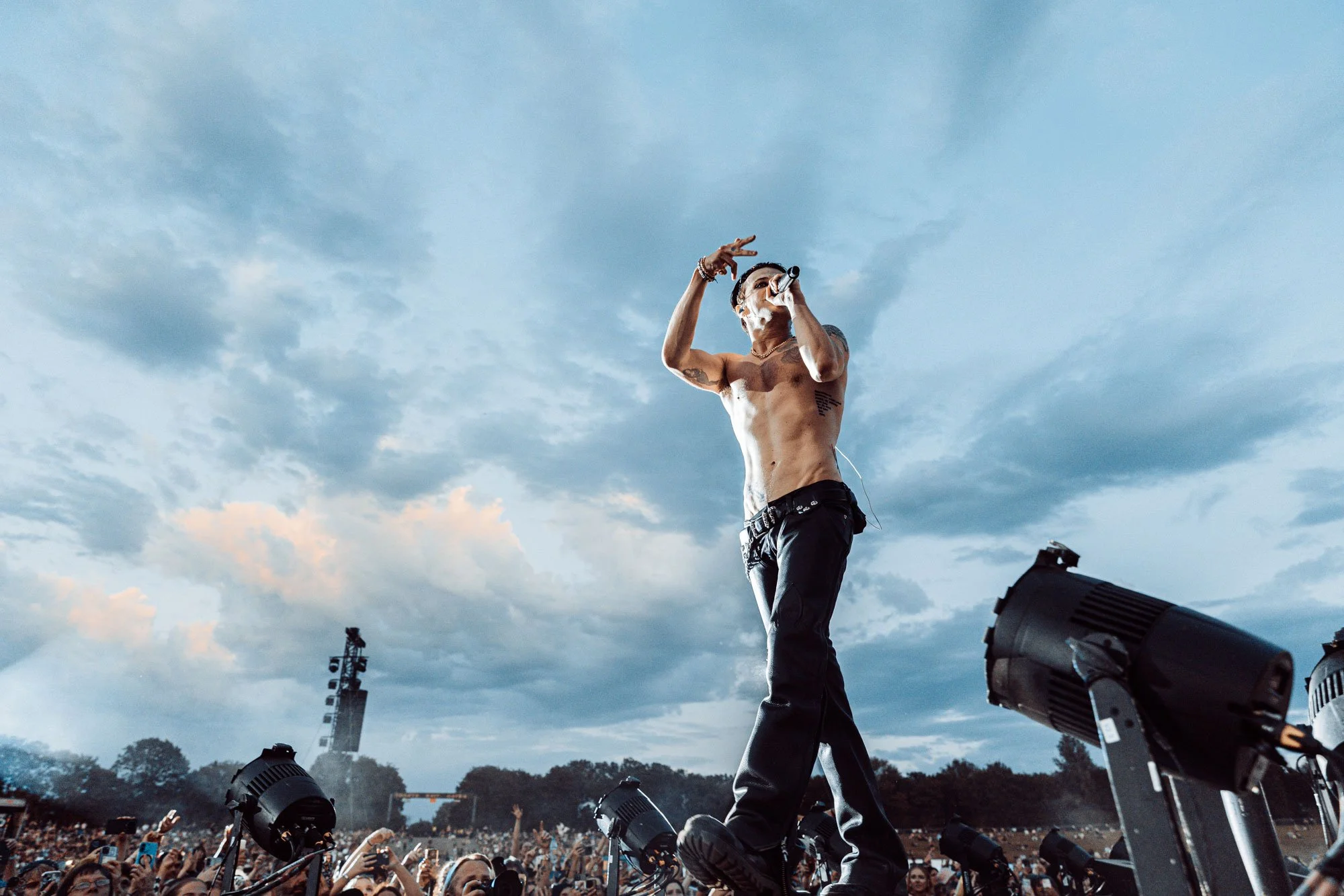 yungblud_bludfest_frances_beach-04.jpg