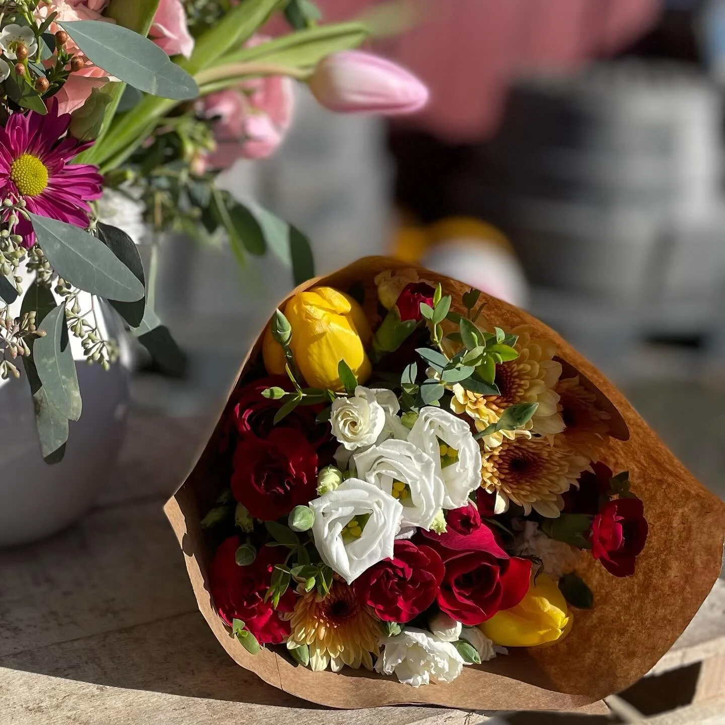 Hi lovebirds&hellip; It&rsquo;s that time of year! This Valentine&rsquo;s, treat your loved one (or yourself 😇) to a paper-wrapped bouquet, filled to the brim with flowers in our signature wildflower-inspired style. AND! We&rsquo;re offering 20% off